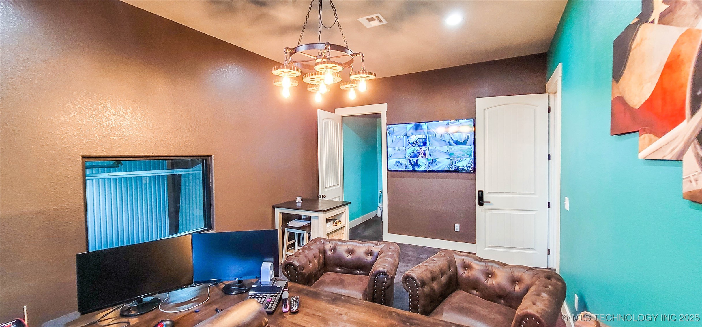 1228 W Gentry Avenue Property Photo 65