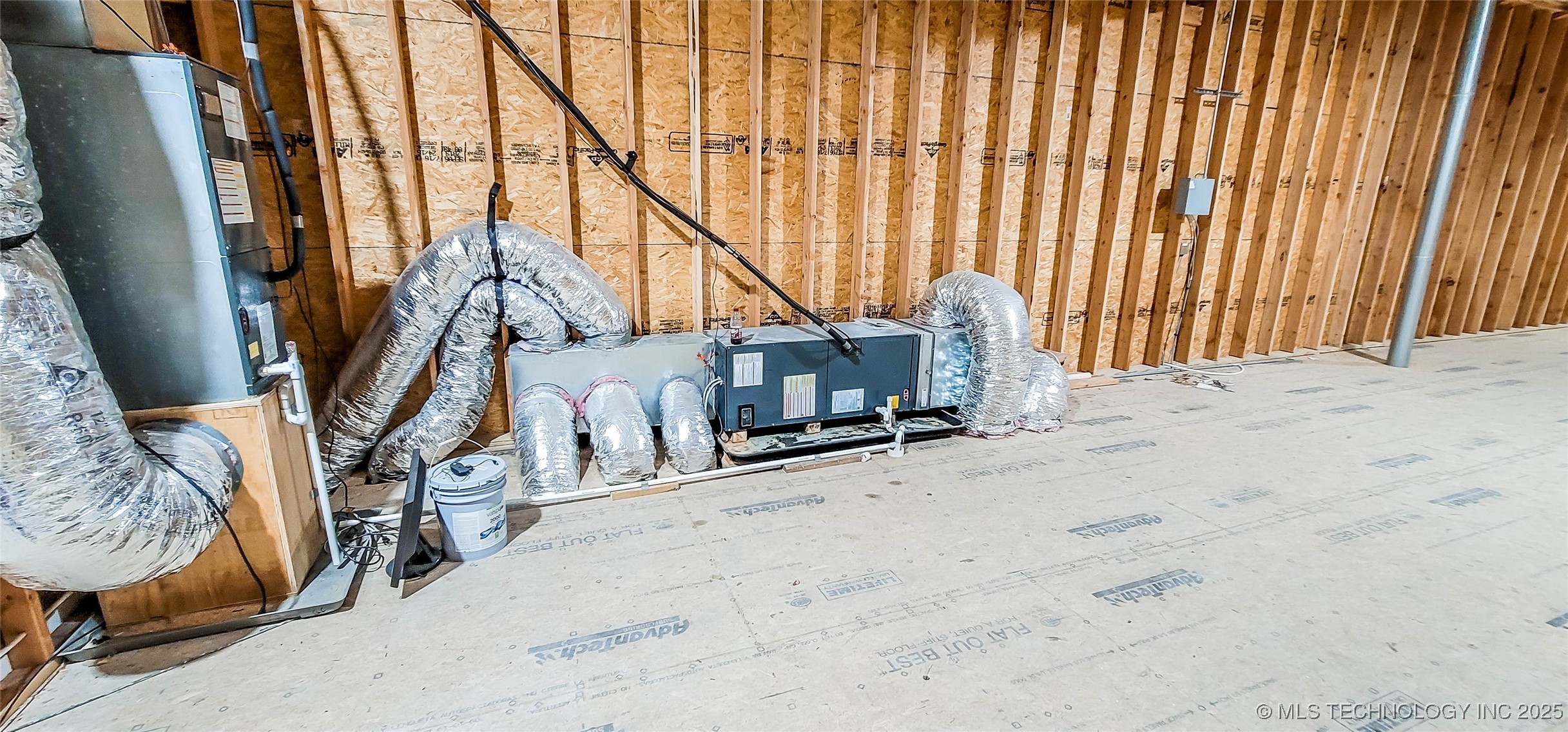 1228 W Gentry Avenue Property Photo 70