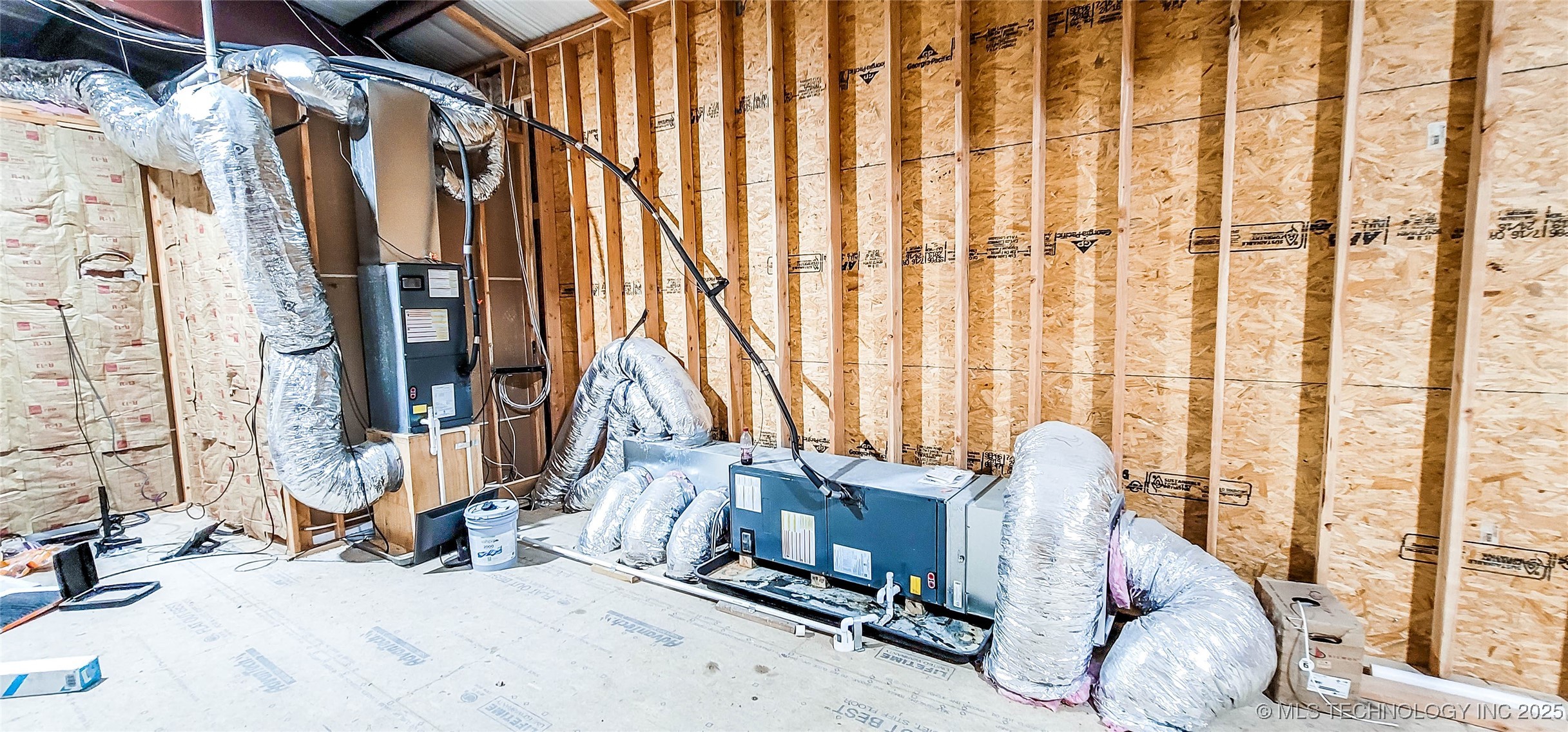 1228 W Gentry Avenue Property Photo 71