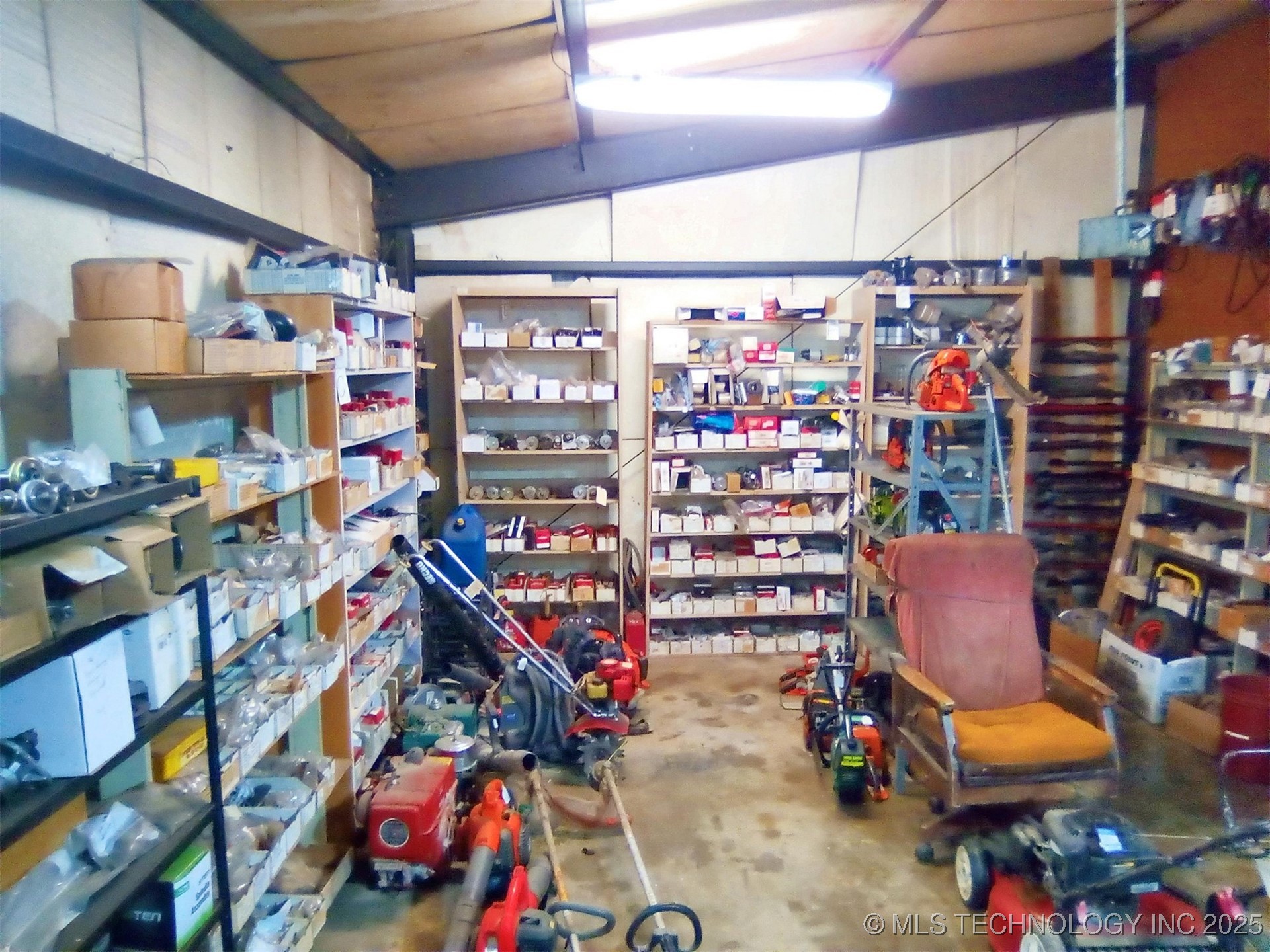 60930 E 245 Place Property Photo 10