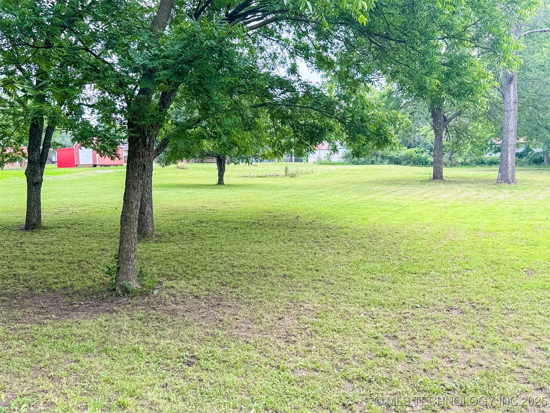 514 W Creek Property Photo 9