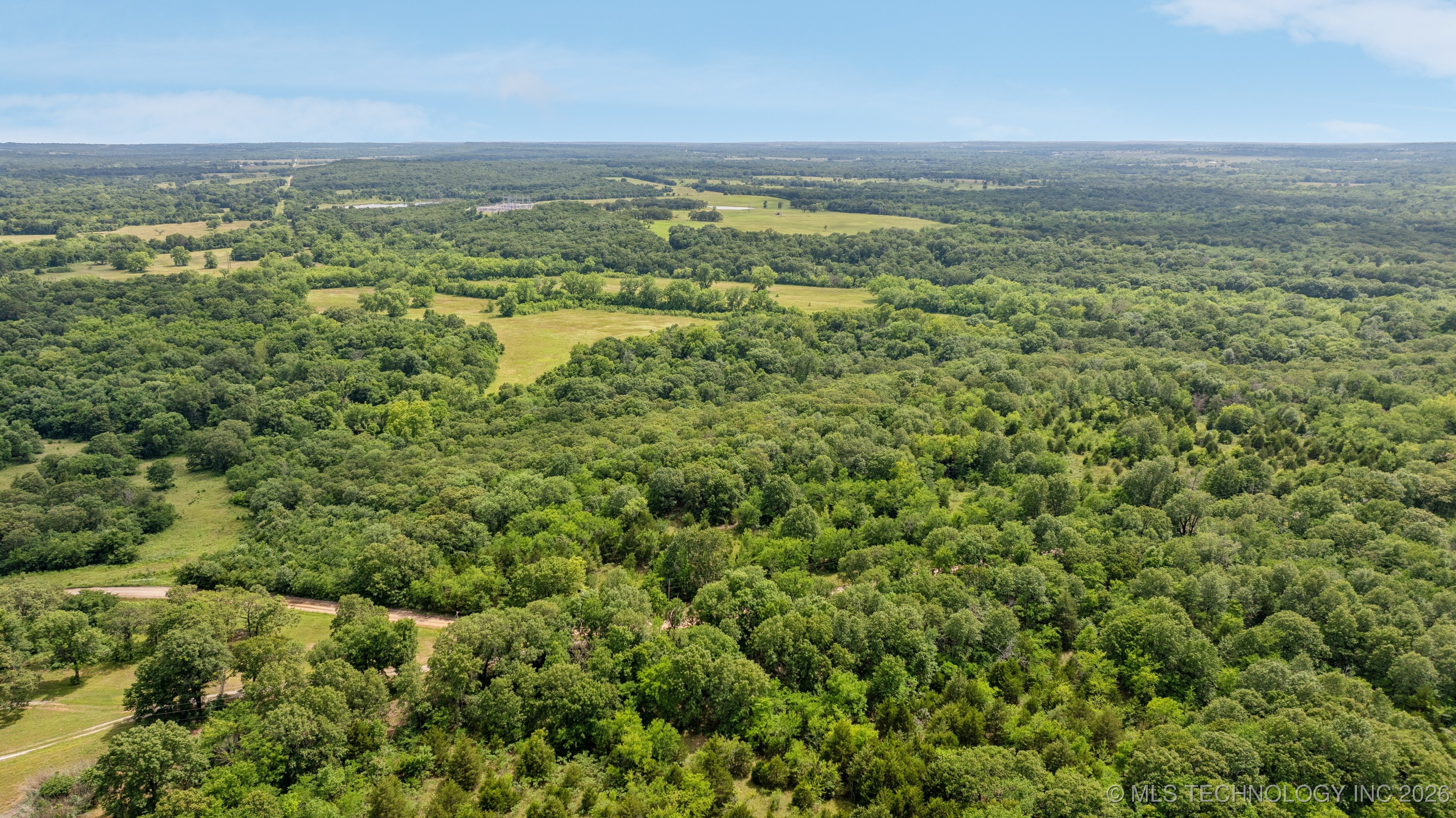 E 1020 Road Property Photo 4