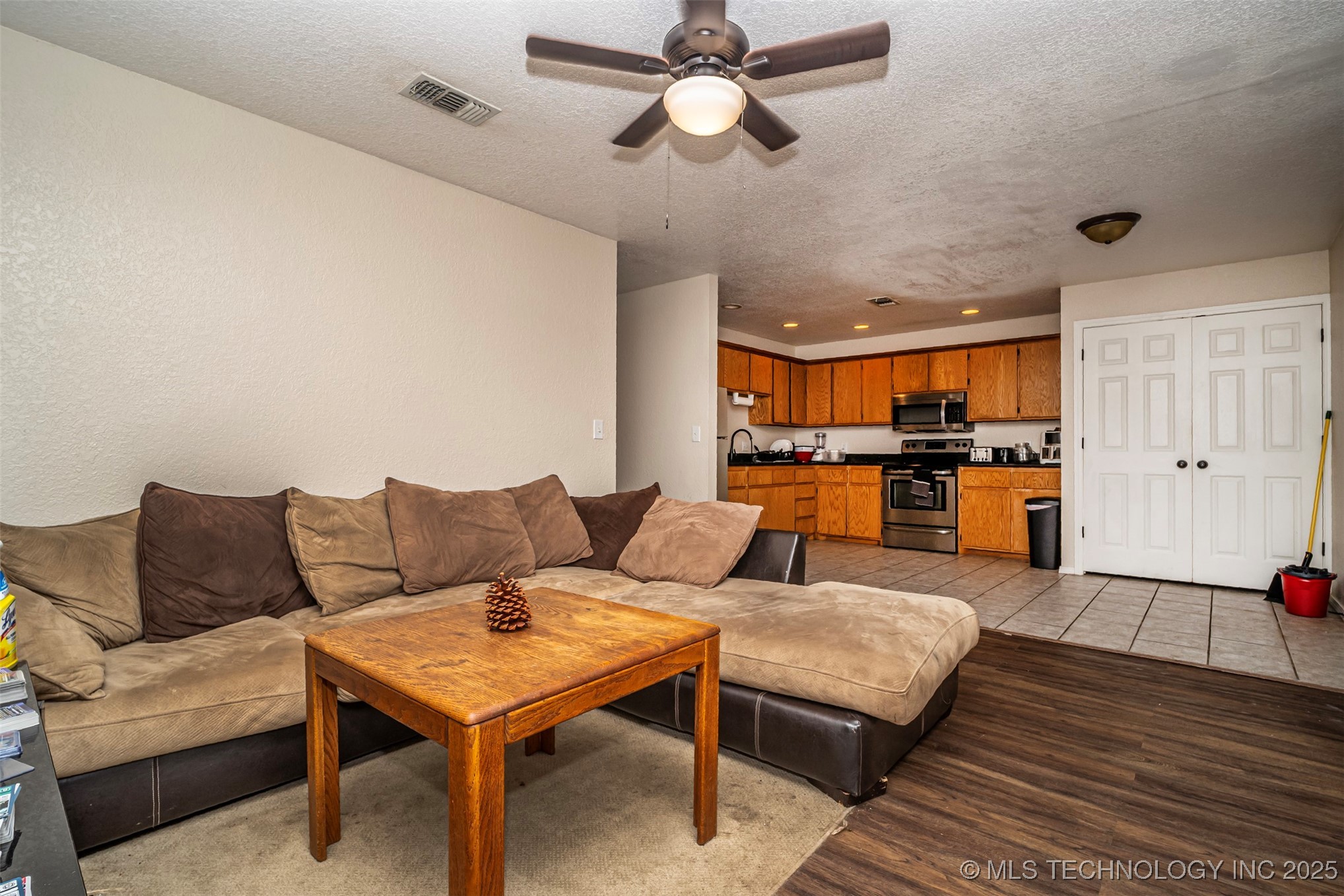 204 S 11th Property Photo 4