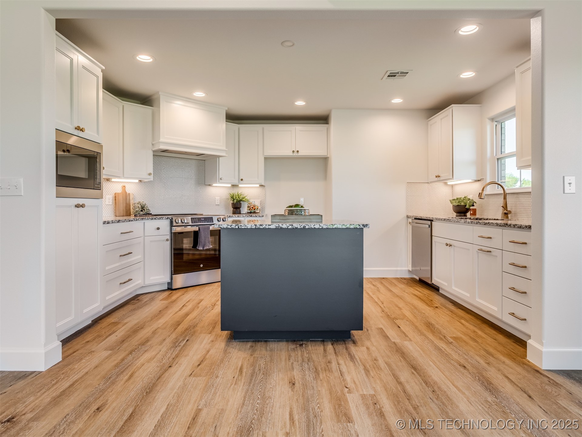 5908 Coldspring Lane Property Photo 5