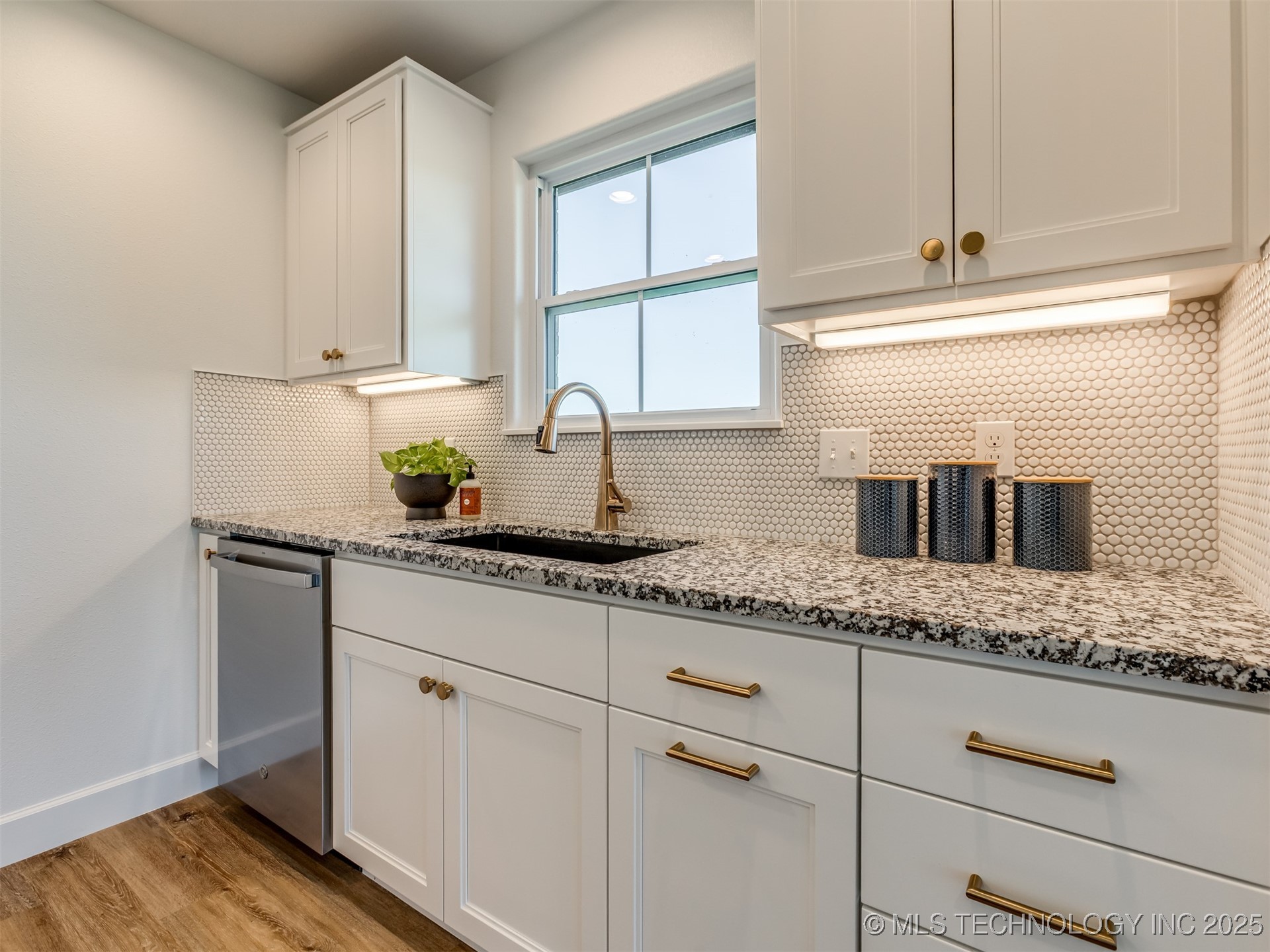 5908 Coldspring Lane Property Photo 6