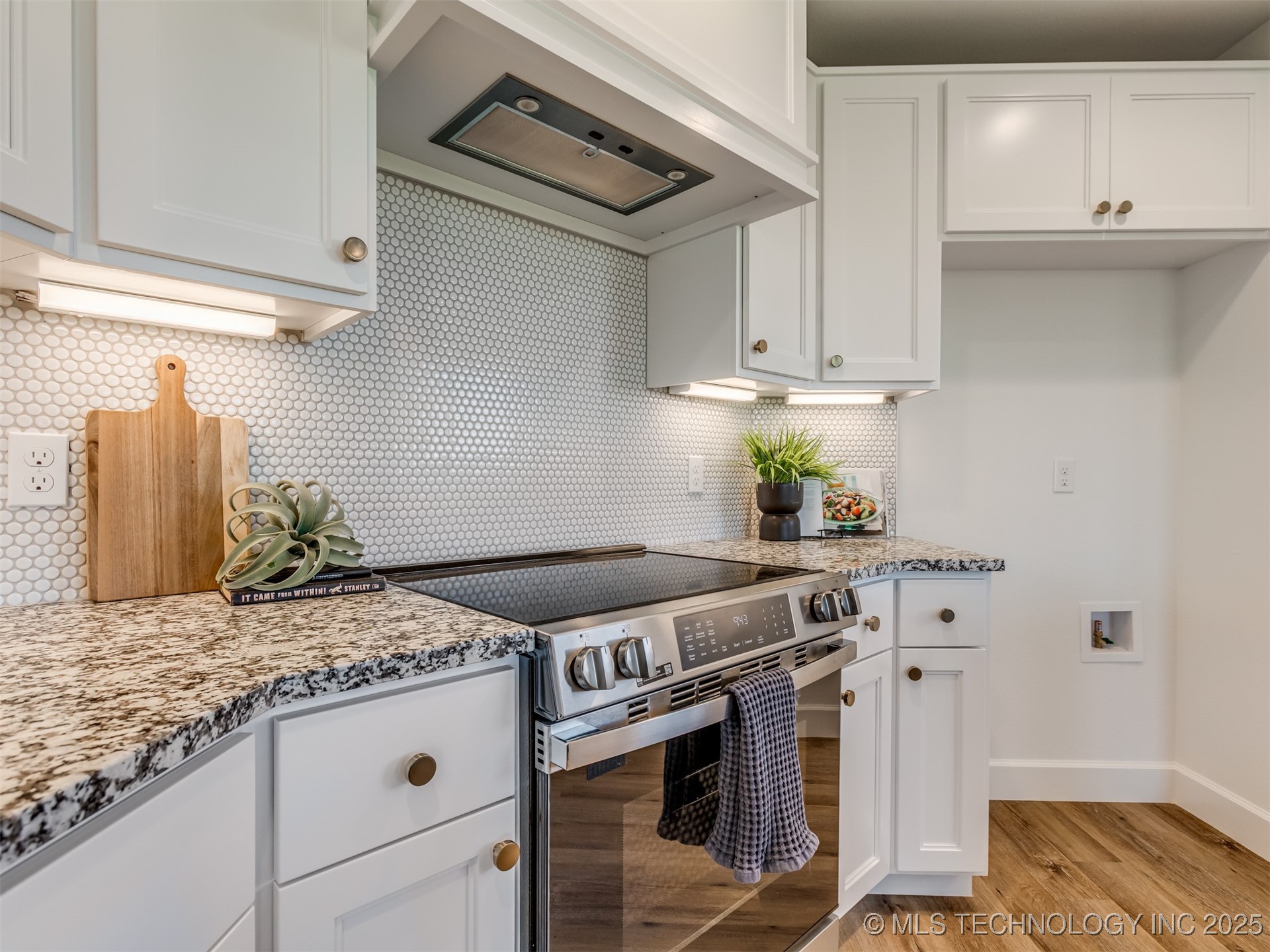 5908 Coldspring Lane Property Photo 8