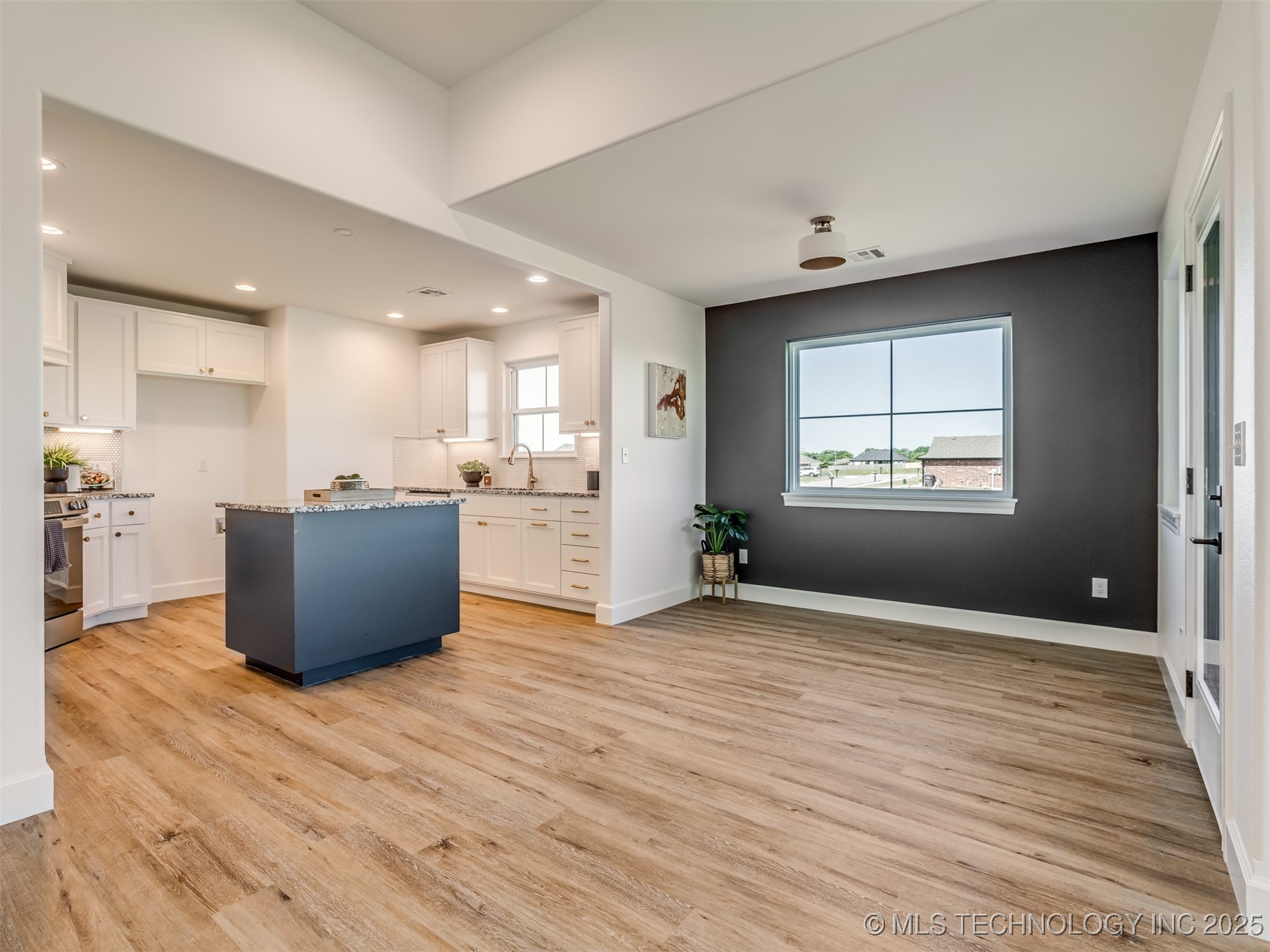 5908 Coldspring Lane Property Photo 11