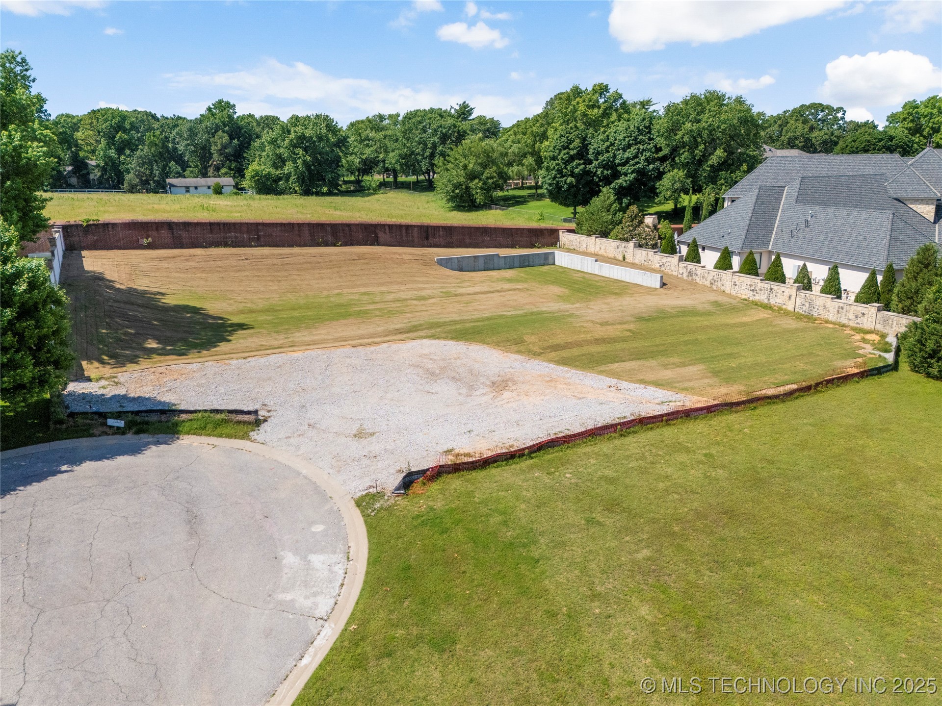 10912 S New Haven Avenue Property Photo 3