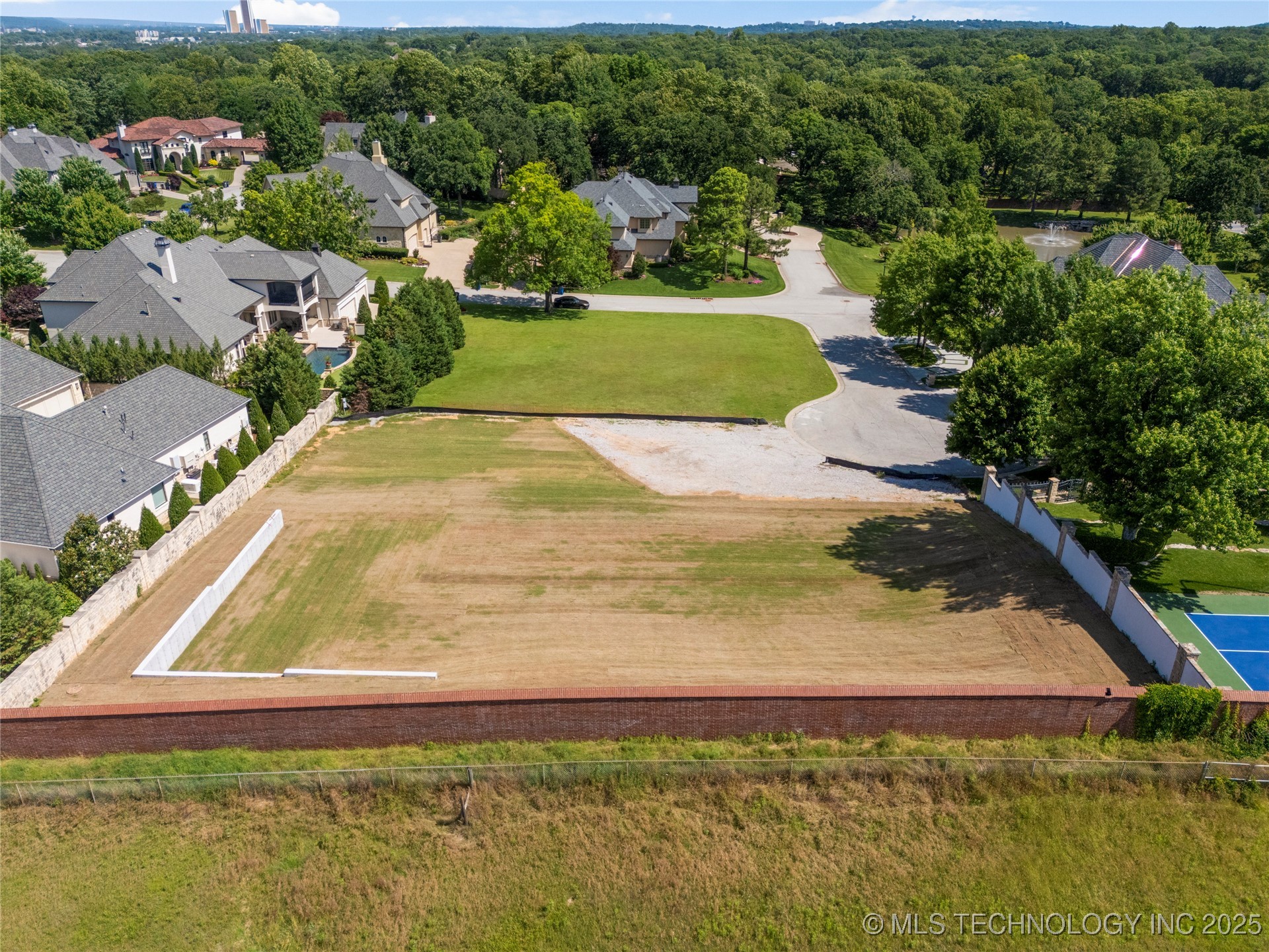 10912 S New Haven Avenue Property Photo 5