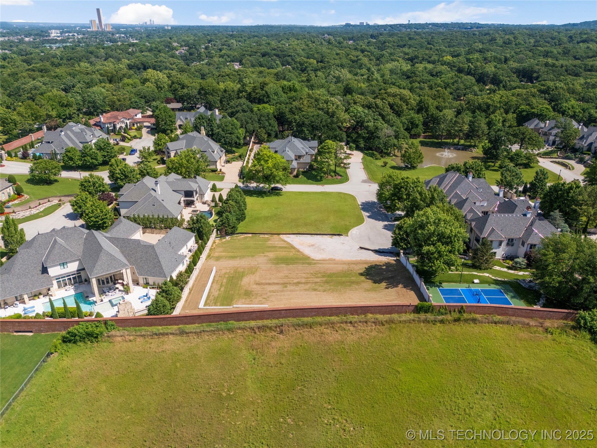 10912 S New Haven Avenue Property Photo 7