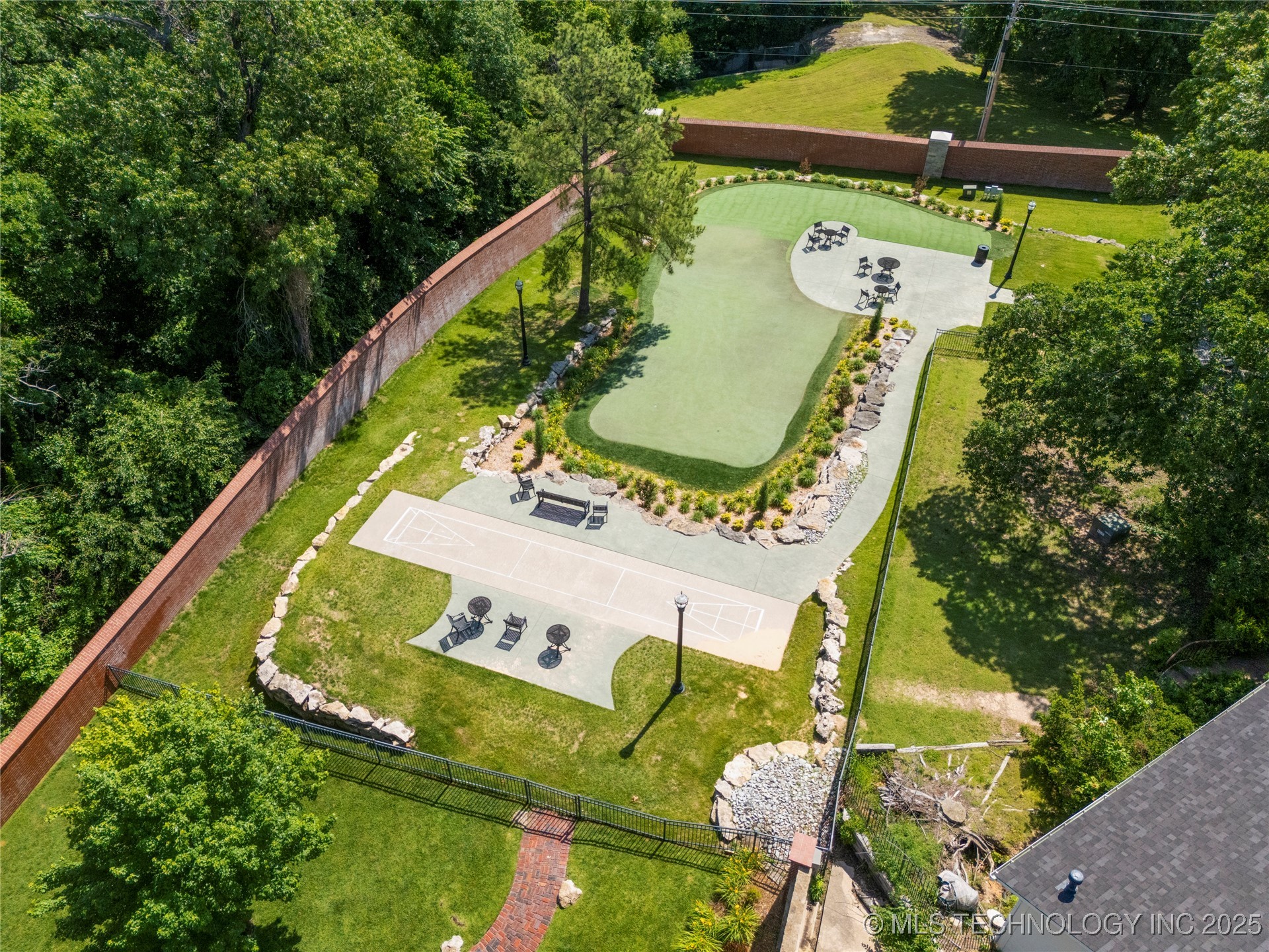 10912 S New Haven Avenue Property Photo 13