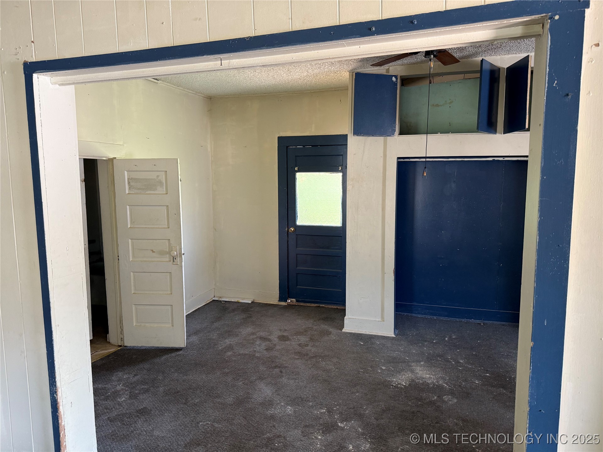 201 E Main Street Property Photo 4