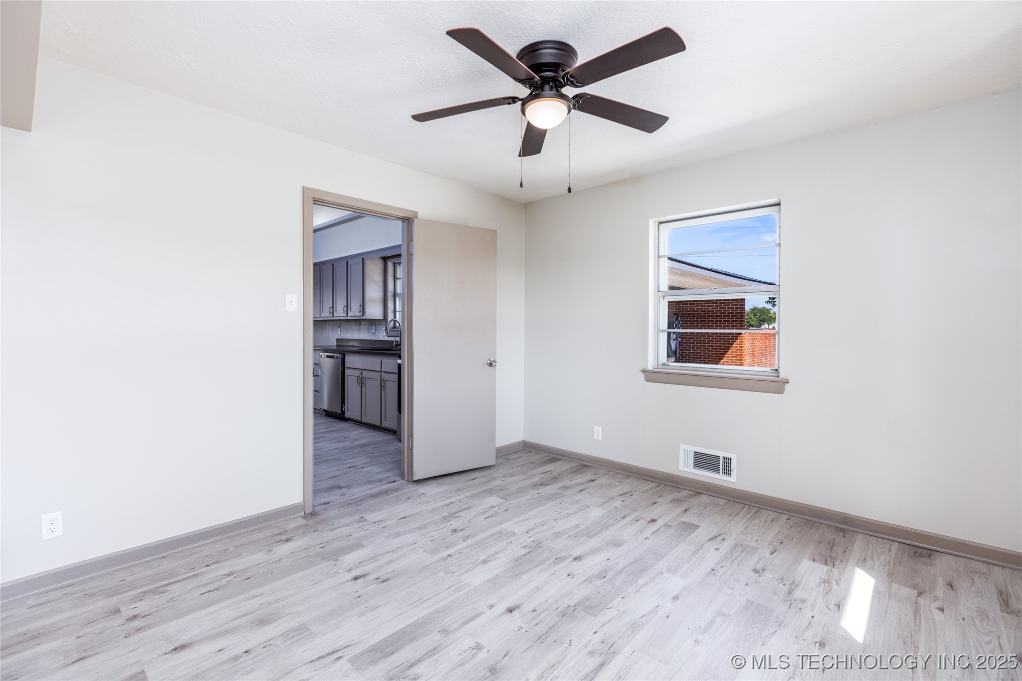 4001 N Washington Property Photo 8