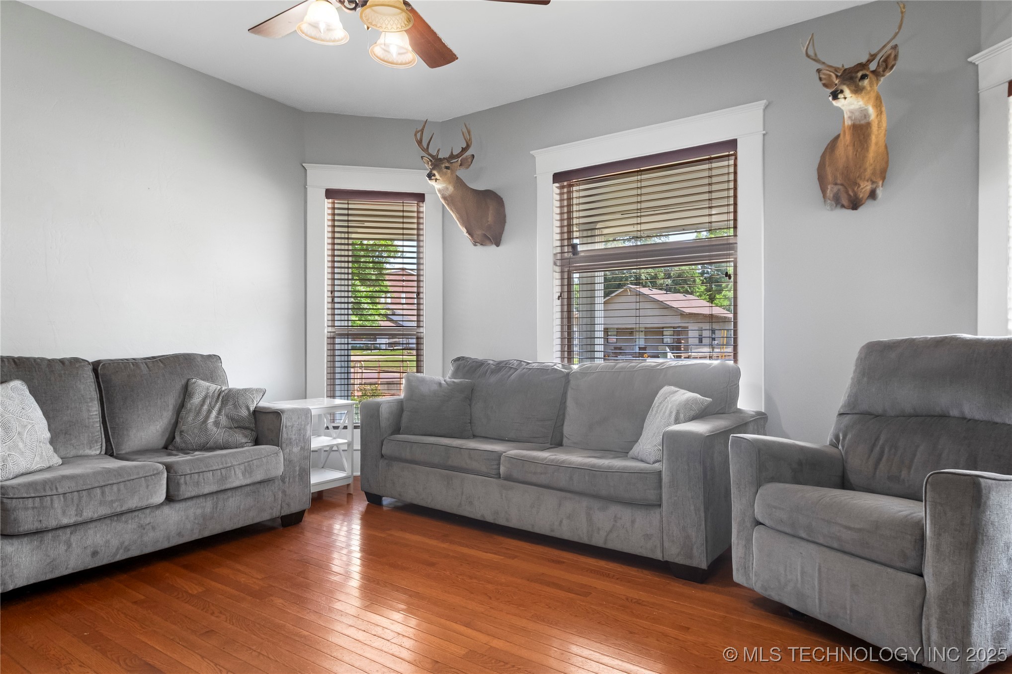 206 W Grand Property Photo 6