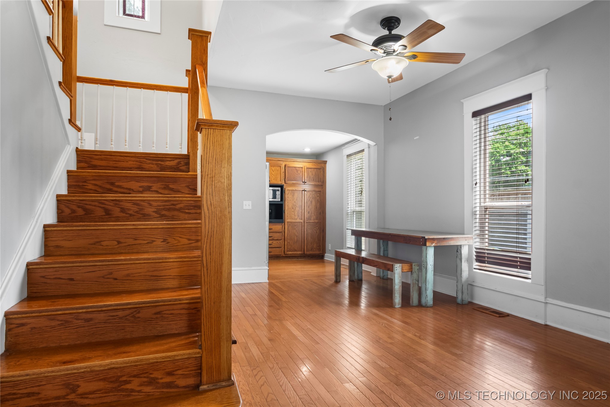 206 W Grand Property Photo 7