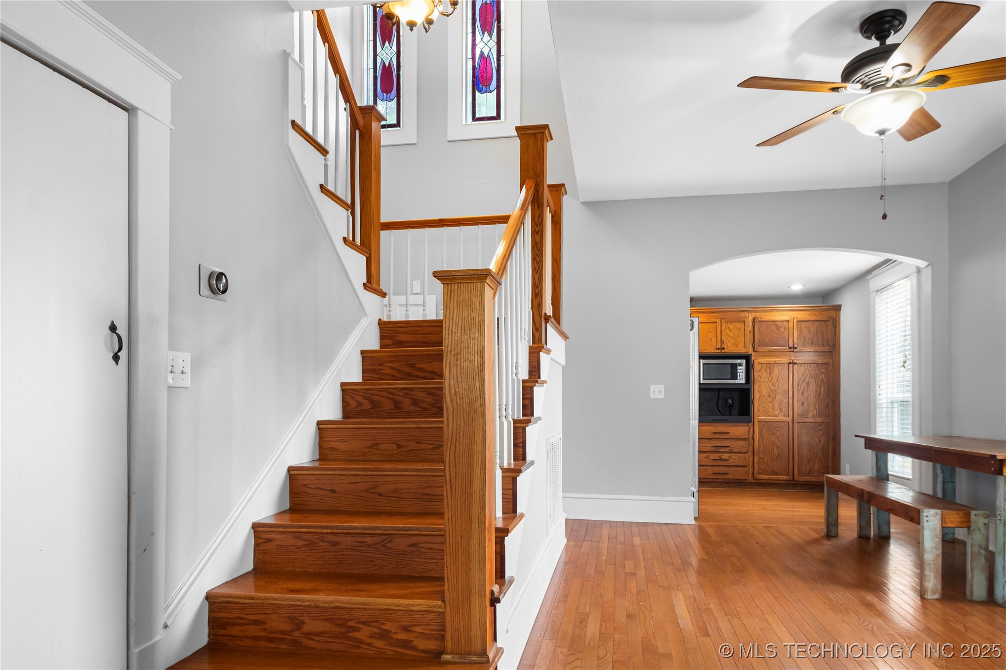 206 W Grand Property Photo 8