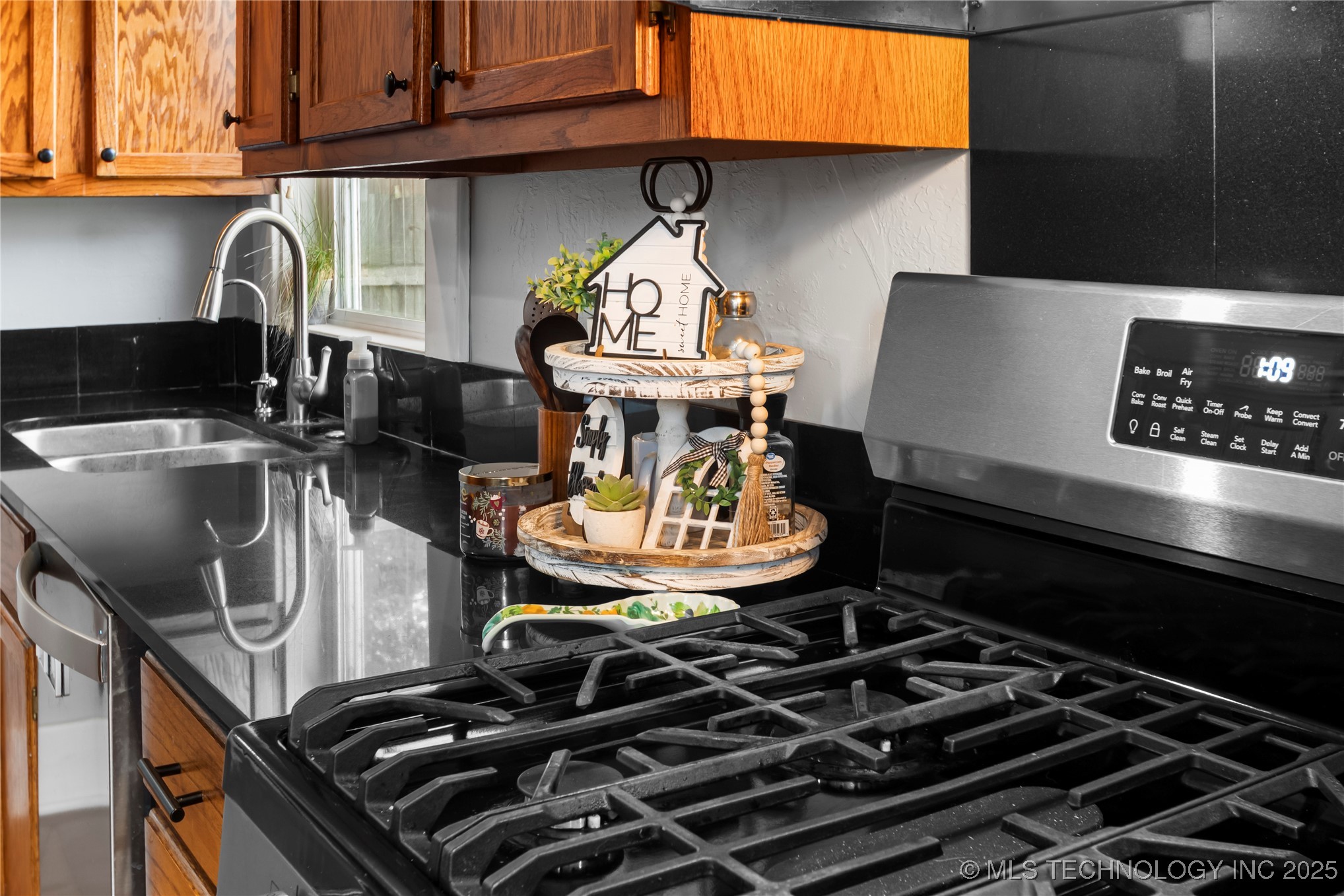 206 W Grand Property Photo 10