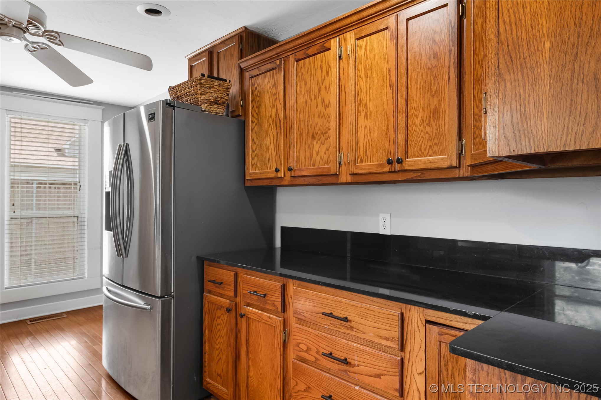 206 W Grand Property Photo 13