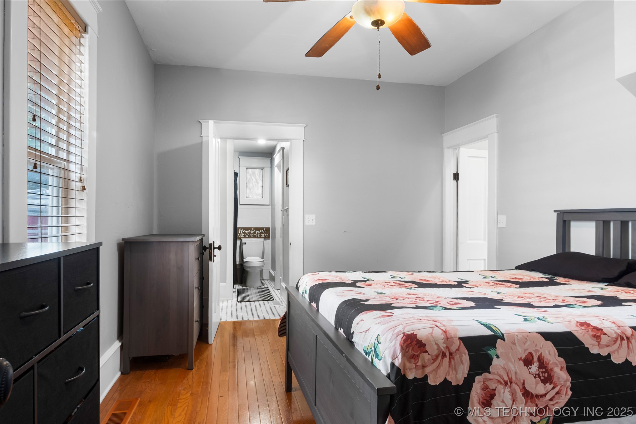 206 W Grand Property Photo 16