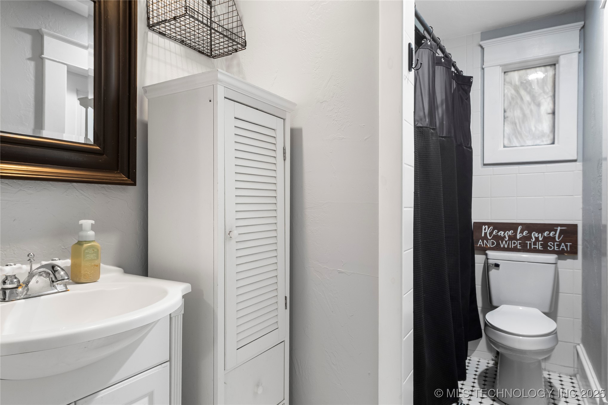 206 W Grand Property Photo 17