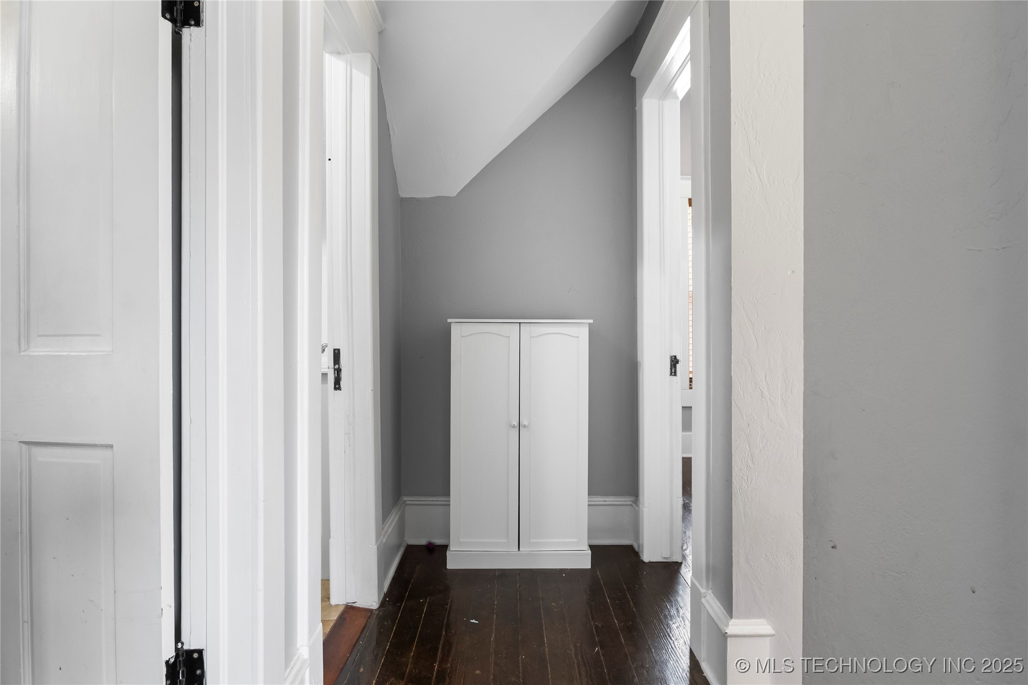 206 W Grand Property Photo 25