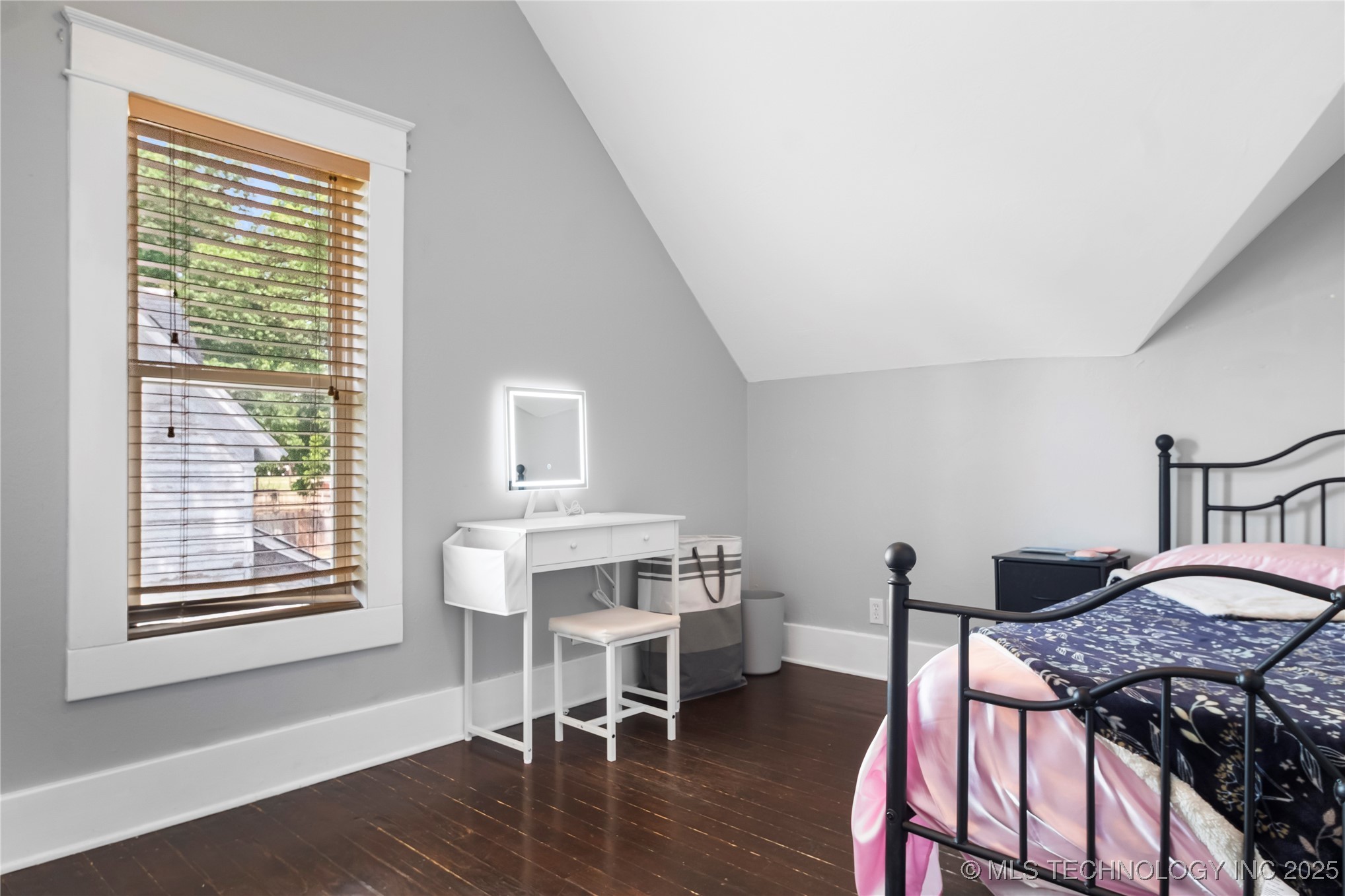 206 W Grand Property Photo 27