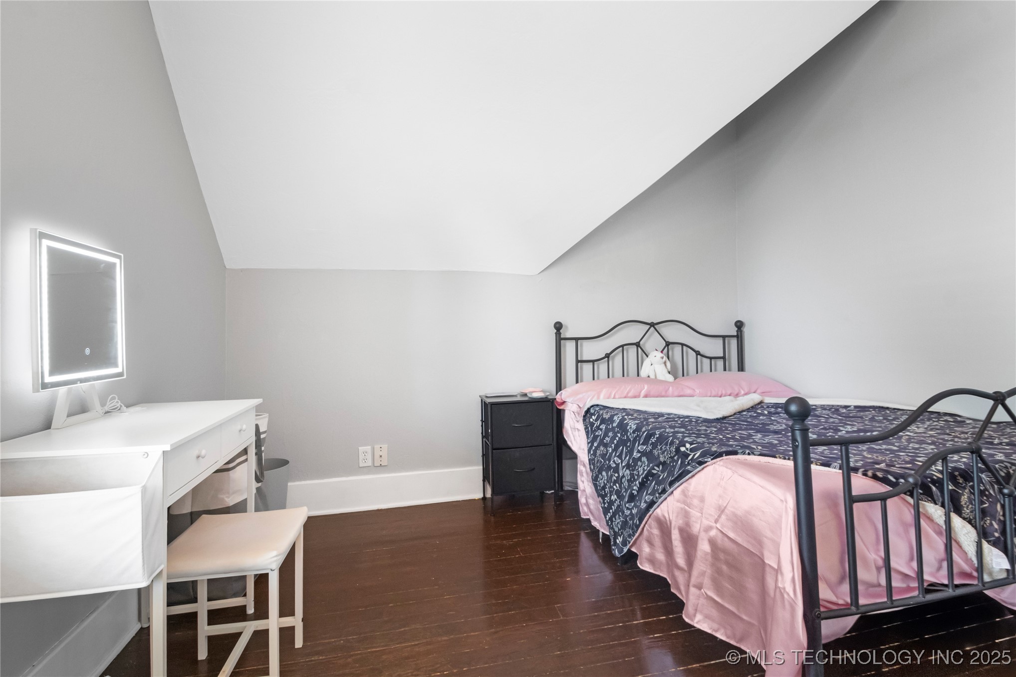 206 W Grand Property Photo 28