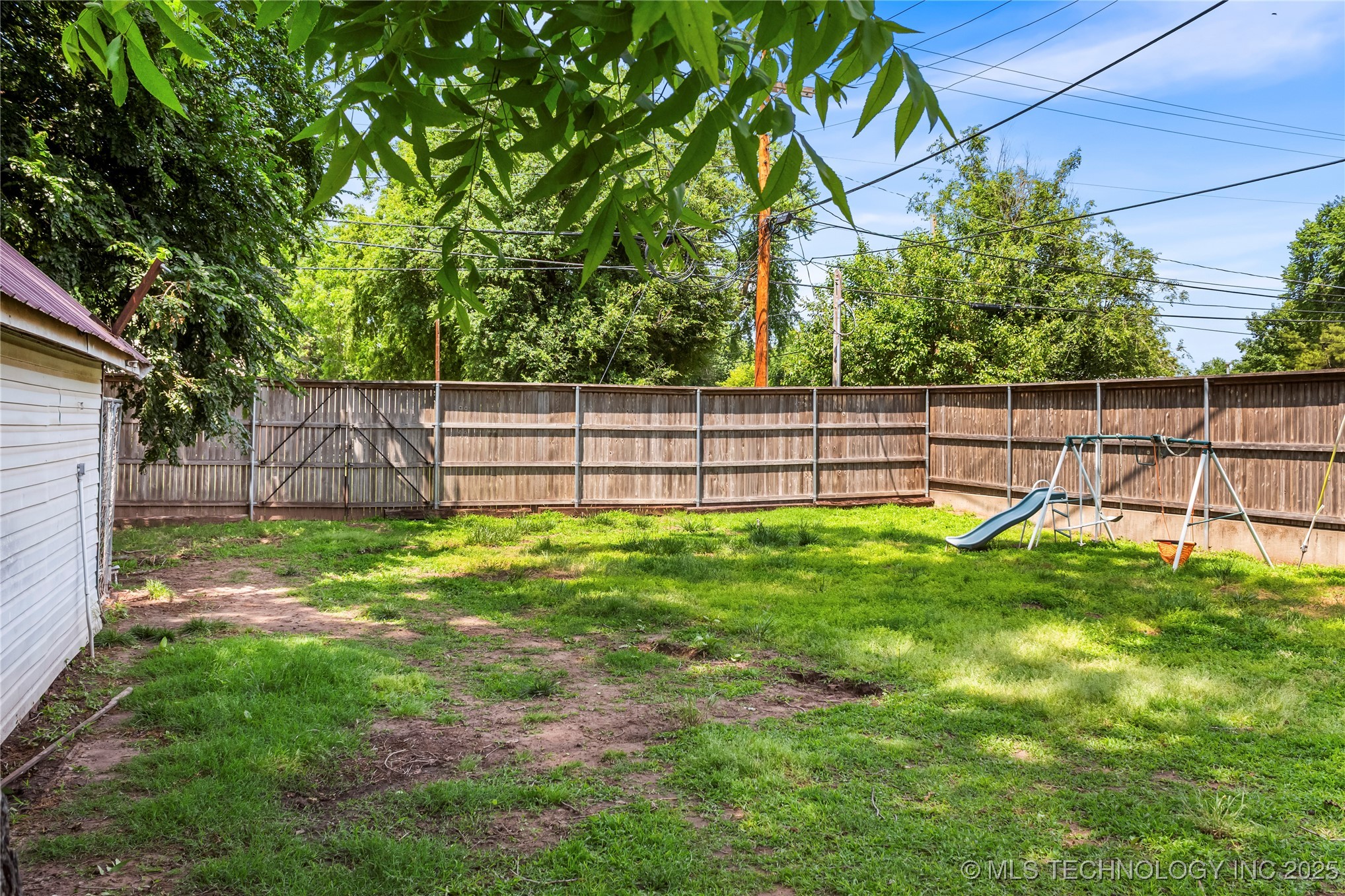 206 W Grand Property Photo 31