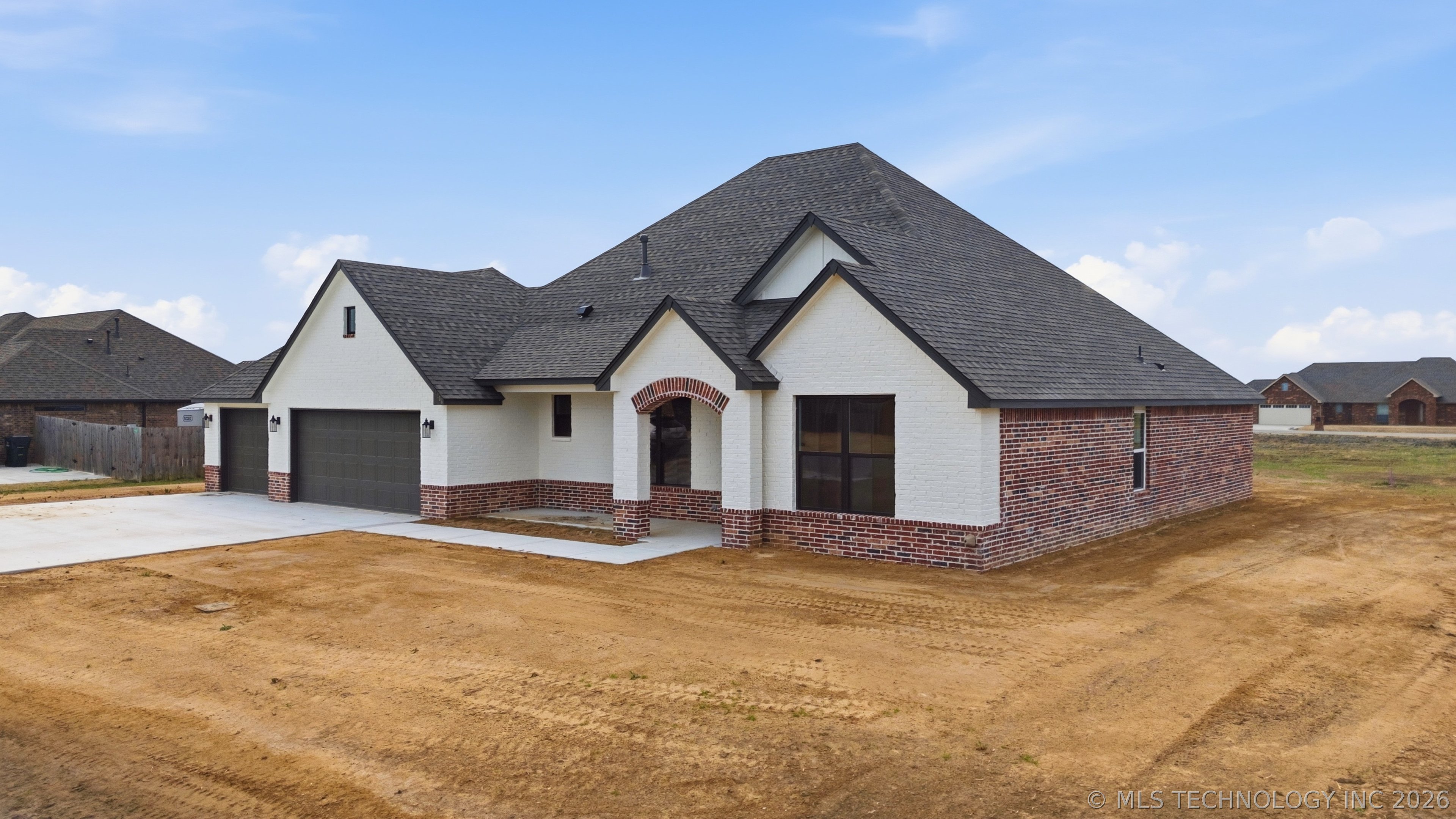 14256 N 71st East Avenue Property Photo 3