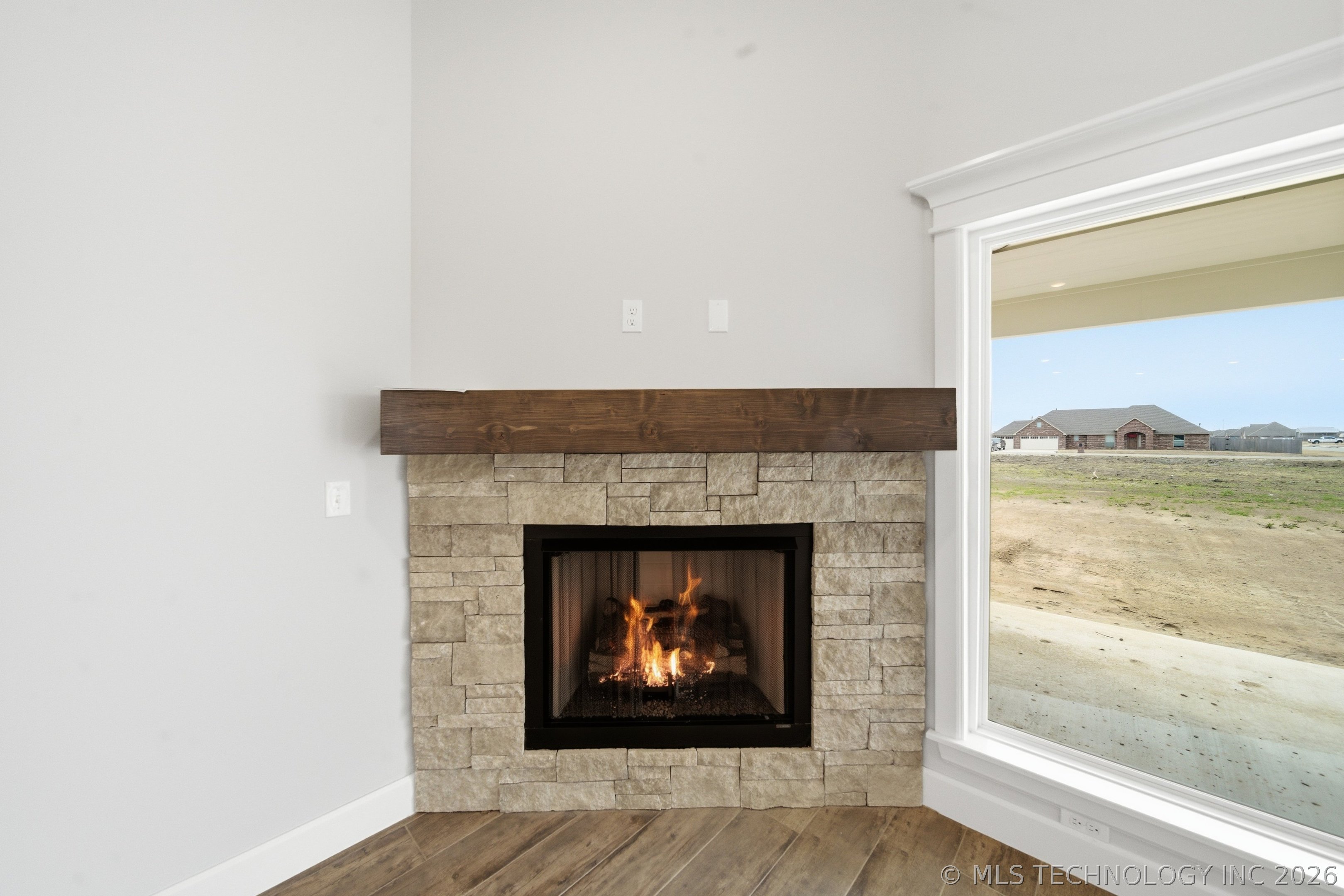 14256 N 71st East Avenue Property Photo 12