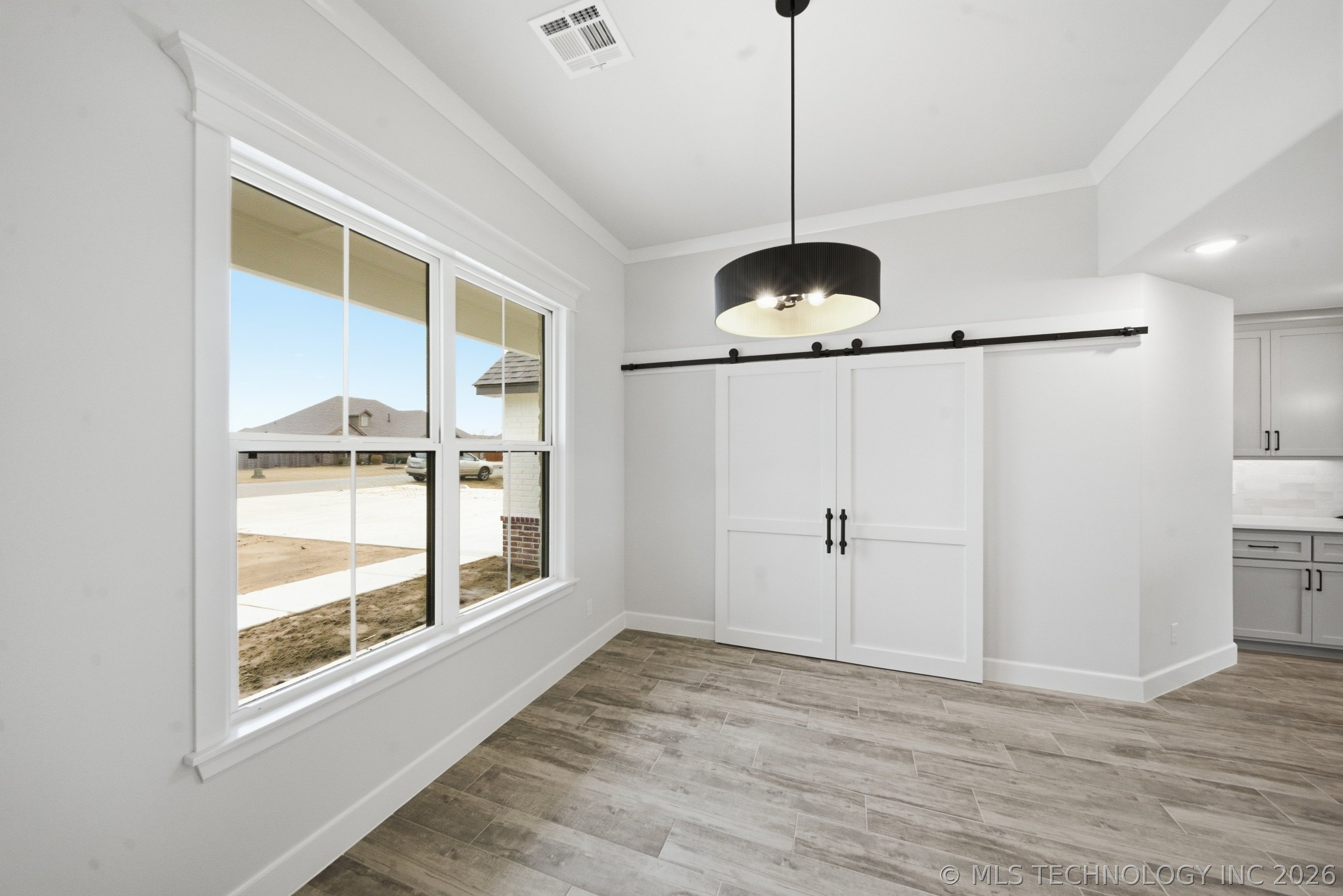 14256 N 71st East Avenue Property Photo 21