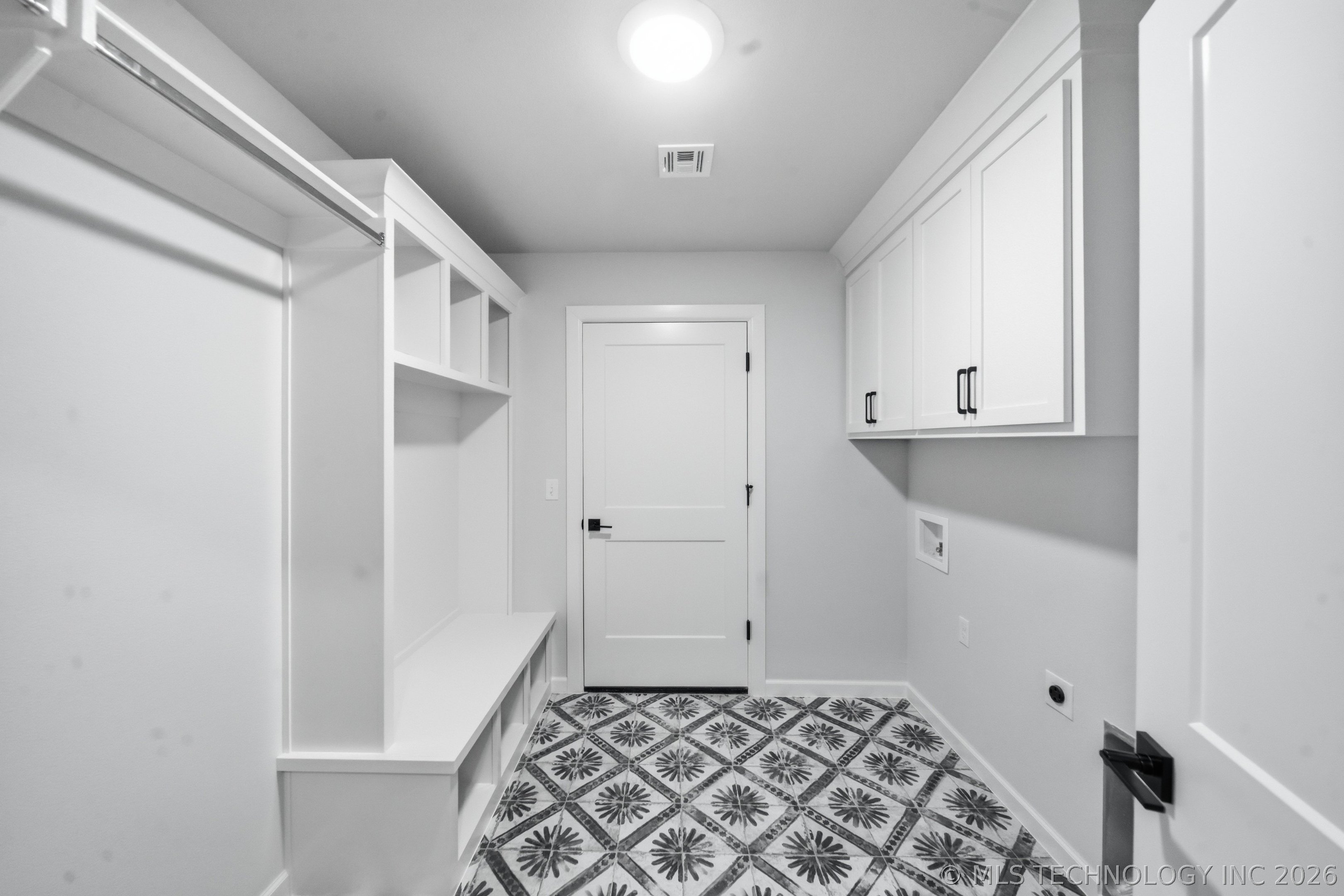 14256 N 71st East Avenue Property Photo 24