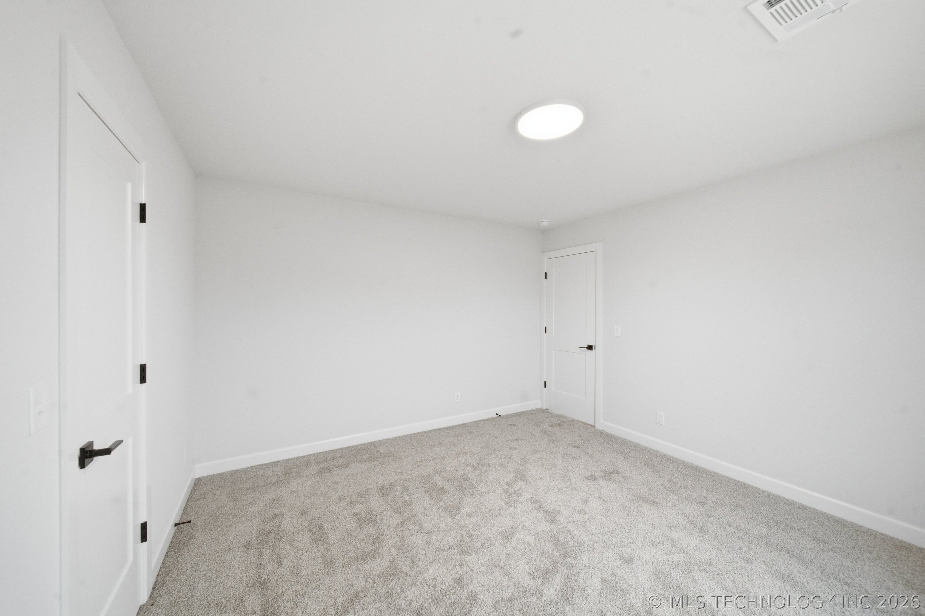 14256 N 71st East Avenue Property Photo 32