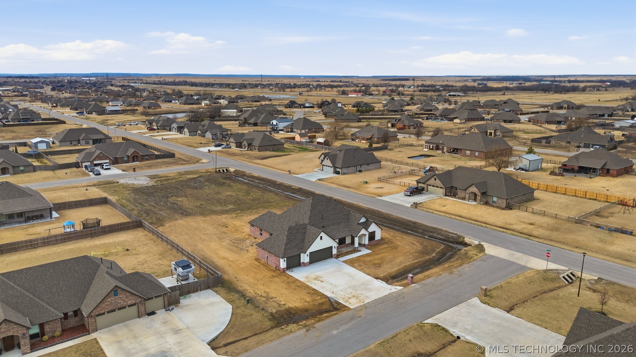 14256 N 71st East Avenue Property Photo 40