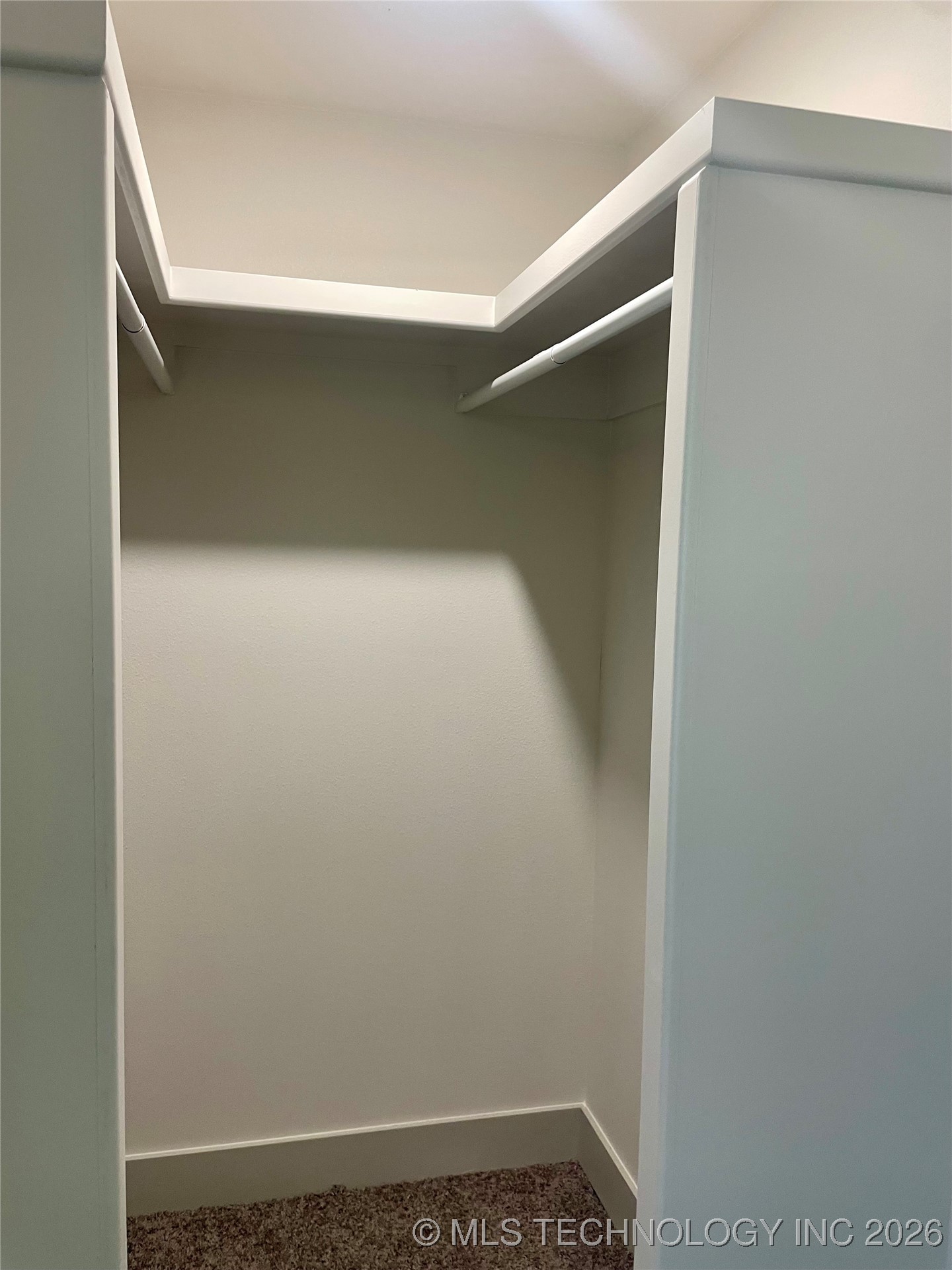 305 E Hickory Avenue Property Photo 8