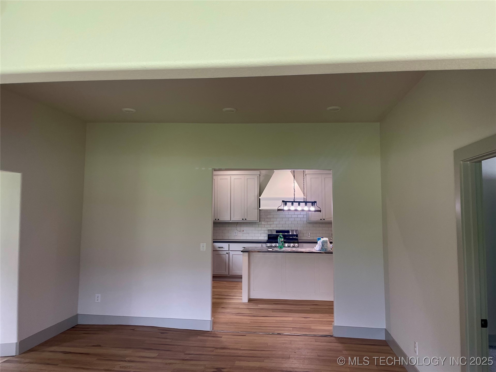 305 E Hickory Avenue Property Photo 9