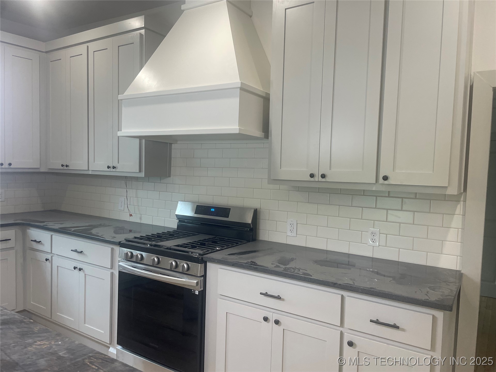 305 E Hickory Avenue Property Photo 12