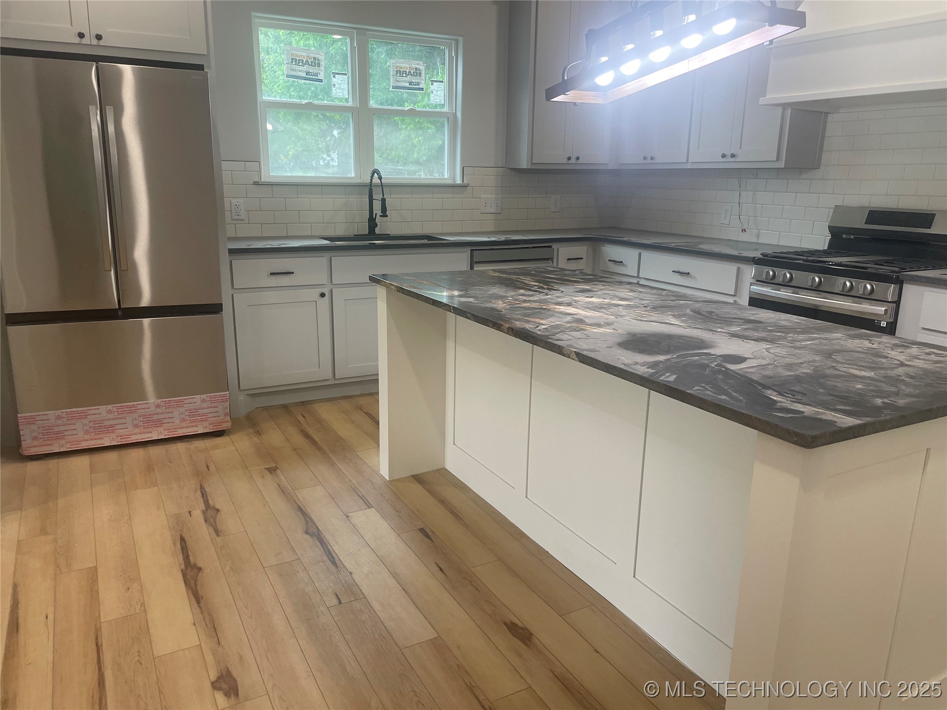 305 E Hickory Avenue Property Photo 13