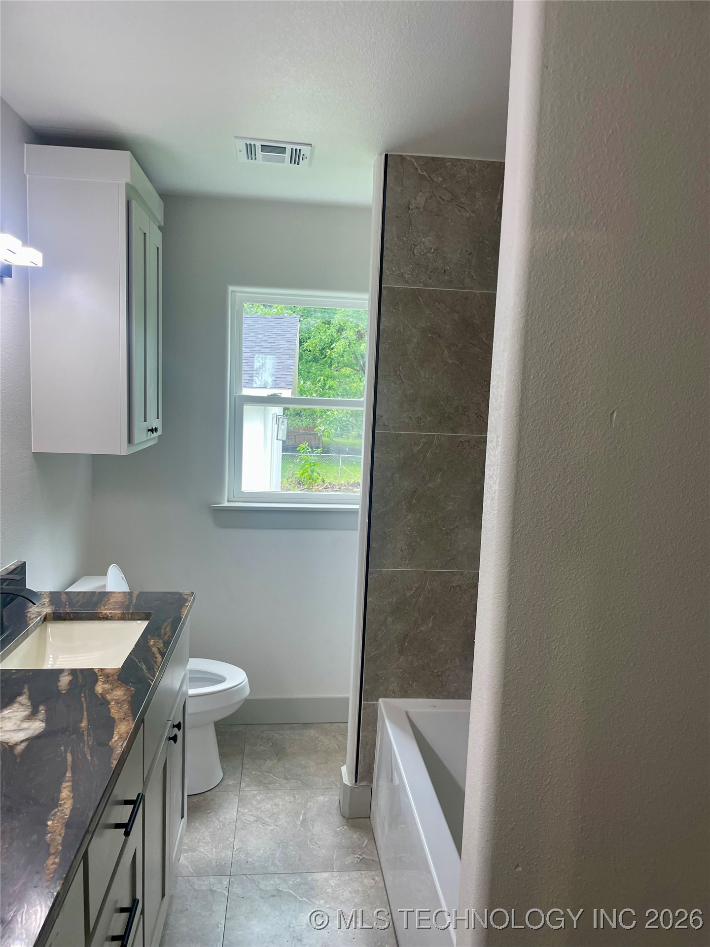 305 E Hickory Avenue Property Photo 18