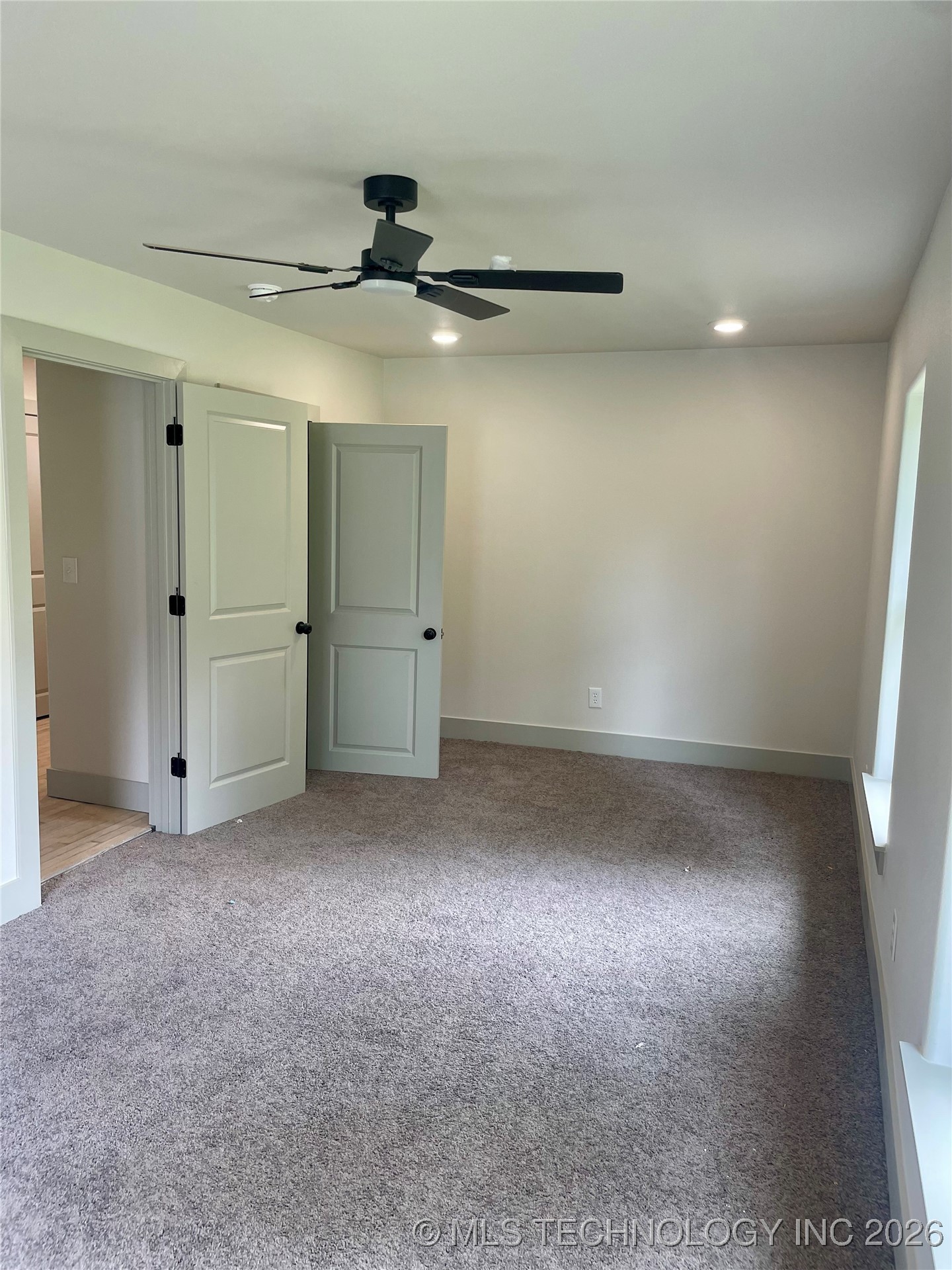 305 E Hickory Avenue Property Photo 19