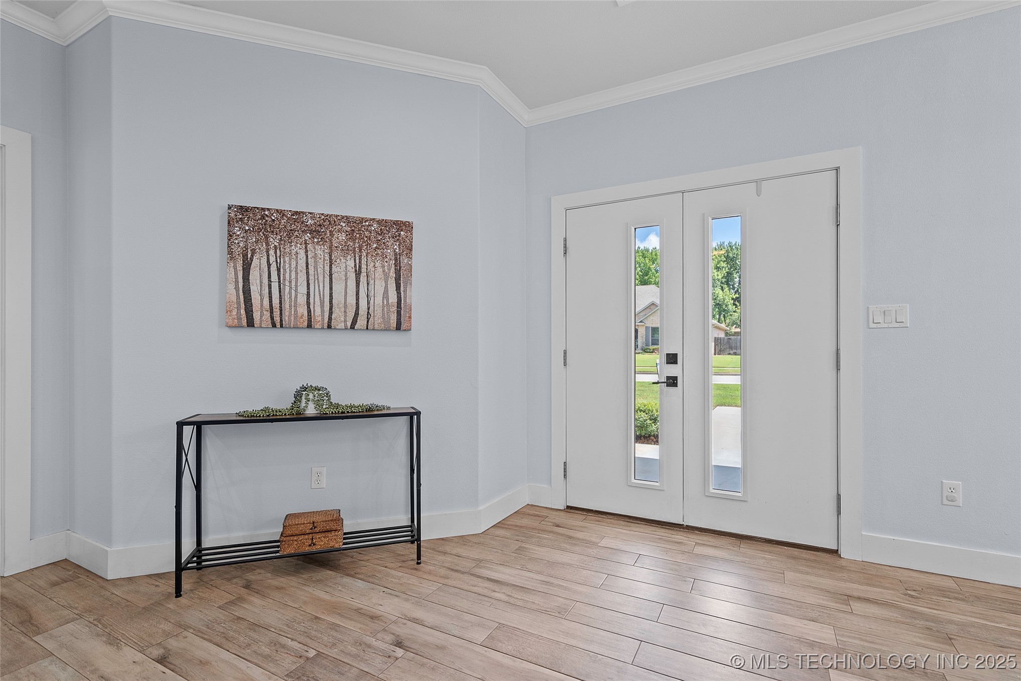 1223 Buckingham Property Photo 5