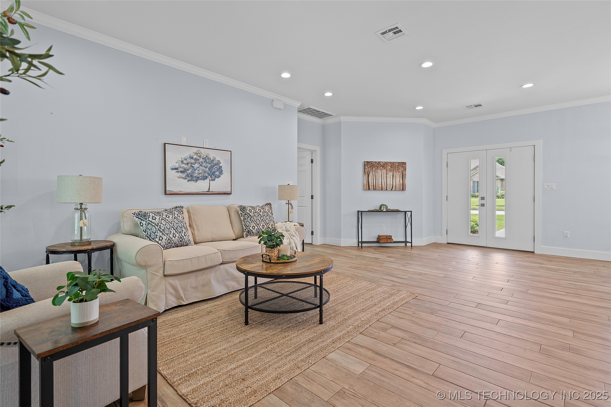 1223 Buckingham Property Photo 8