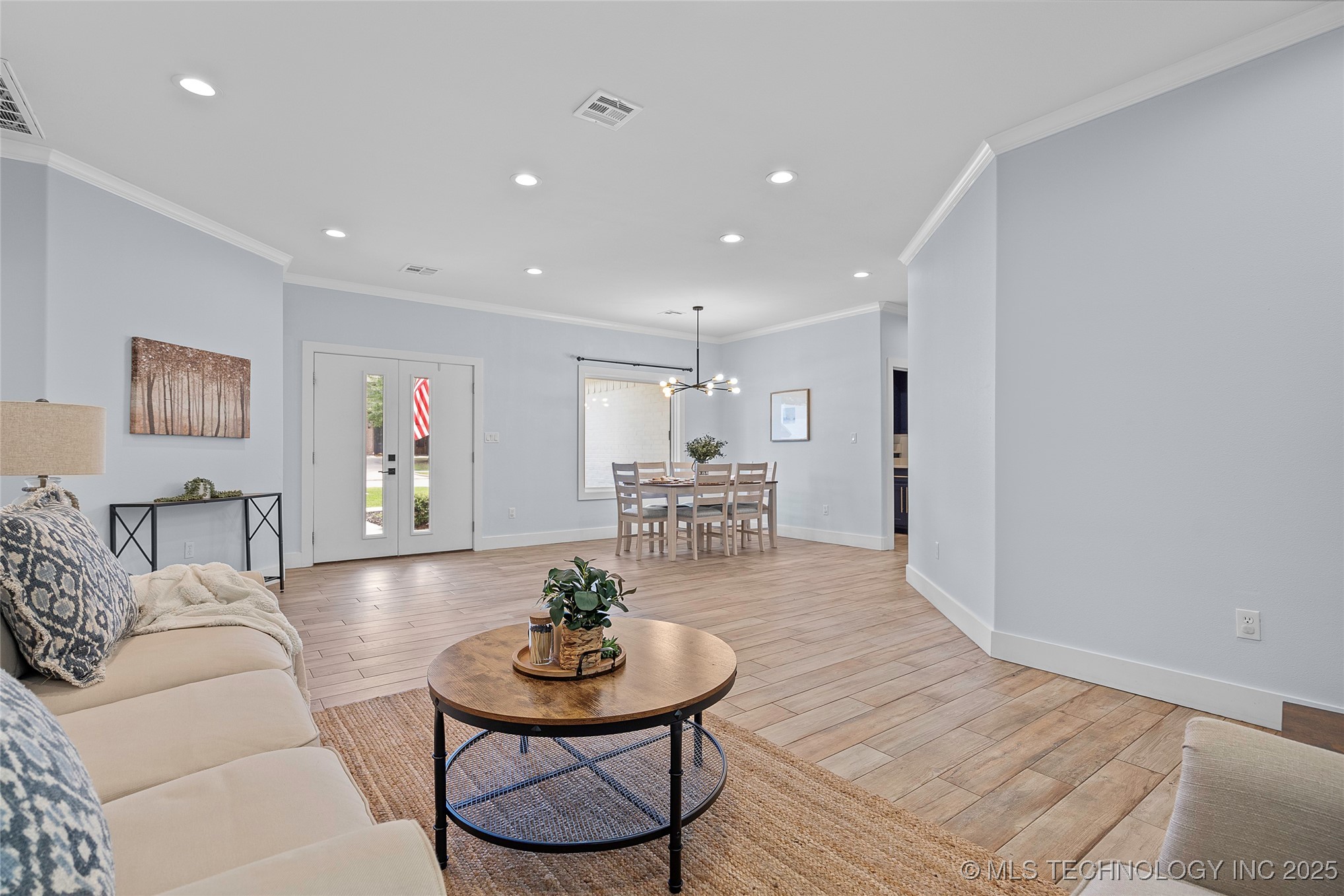 1223 Buckingham Property Photo 9