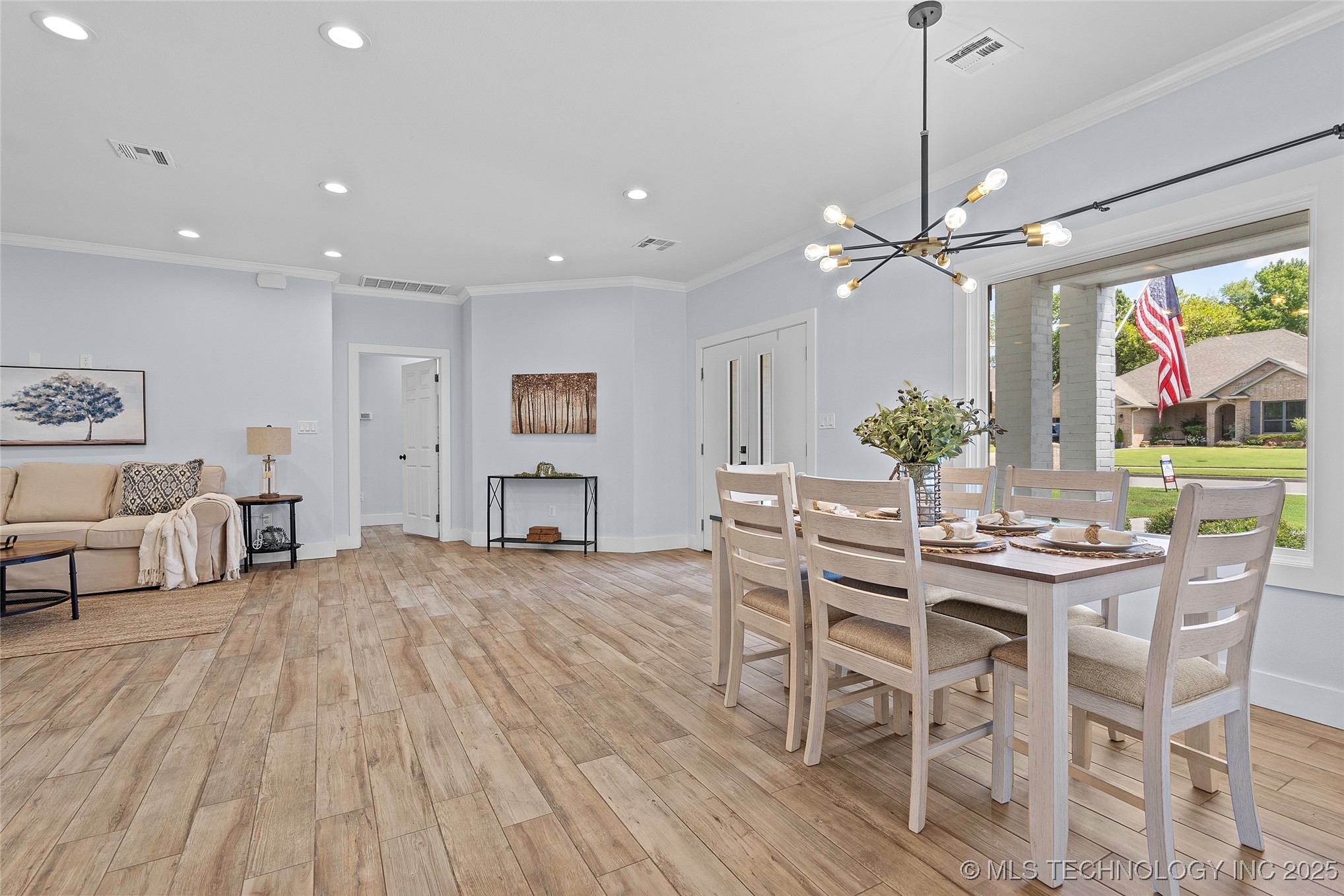 1223 Buckingham Property Photo 12