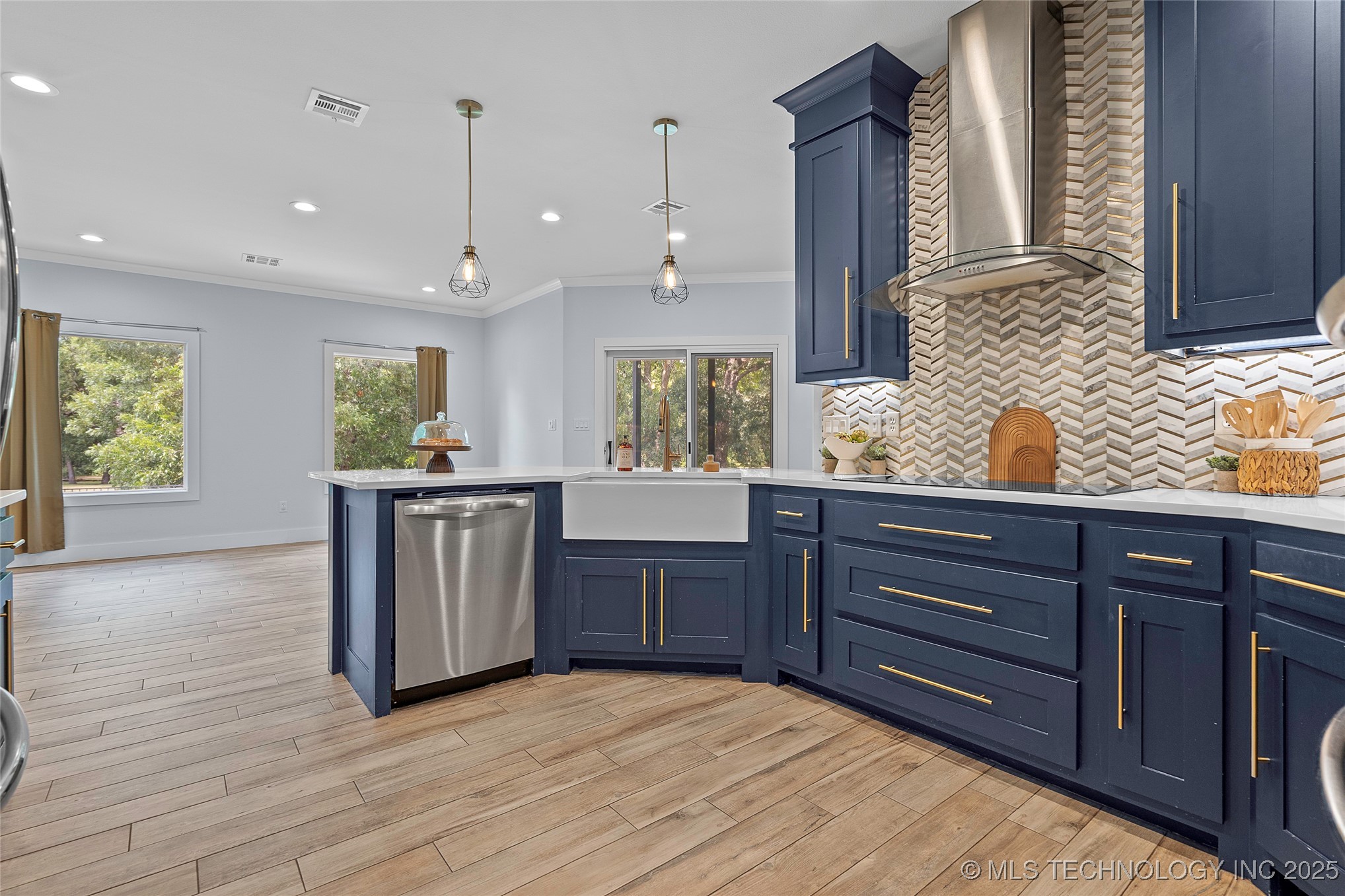 1223 Buckingham Property Photo 13