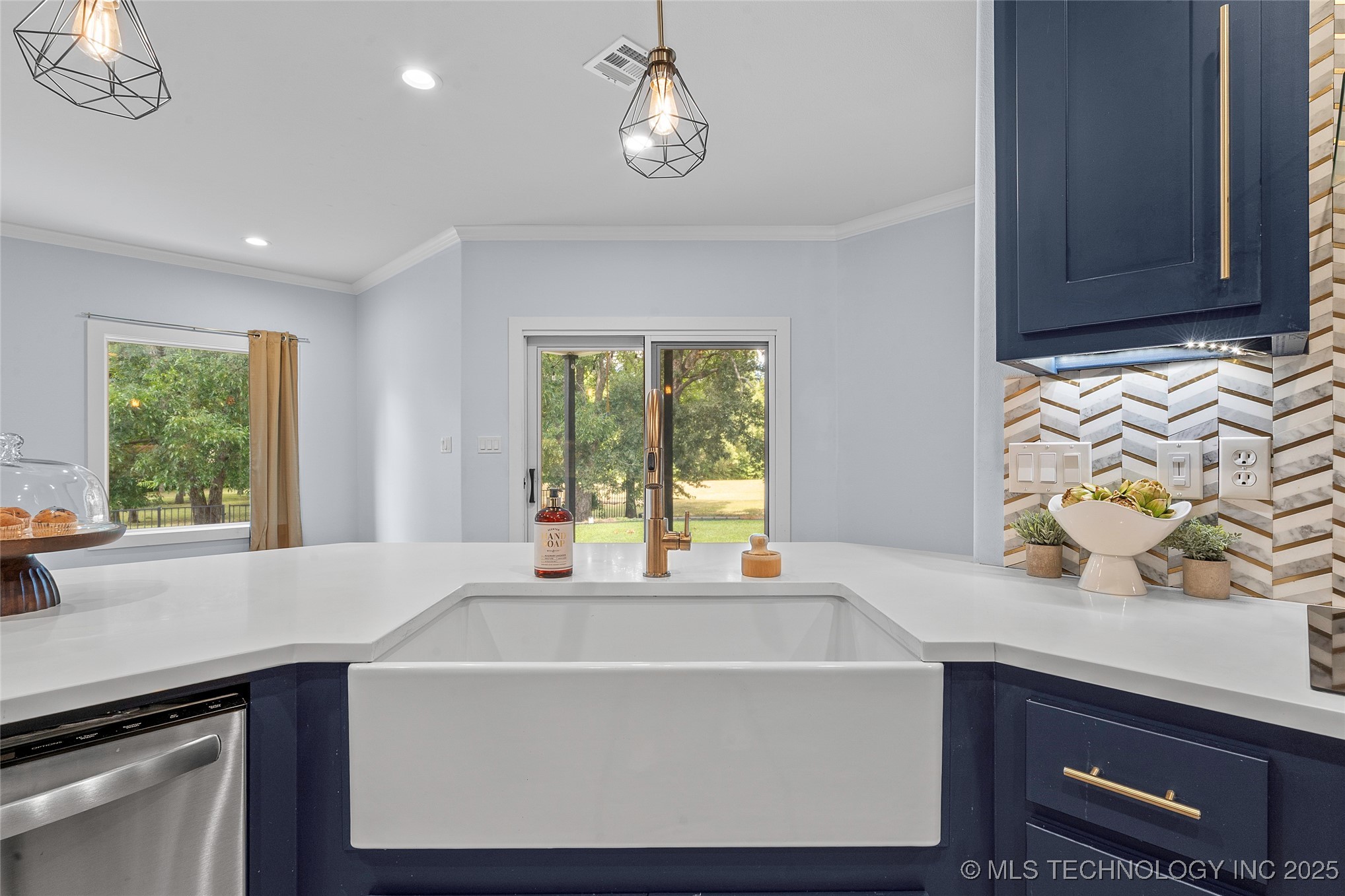 1223 Buckingham Property Photo 16