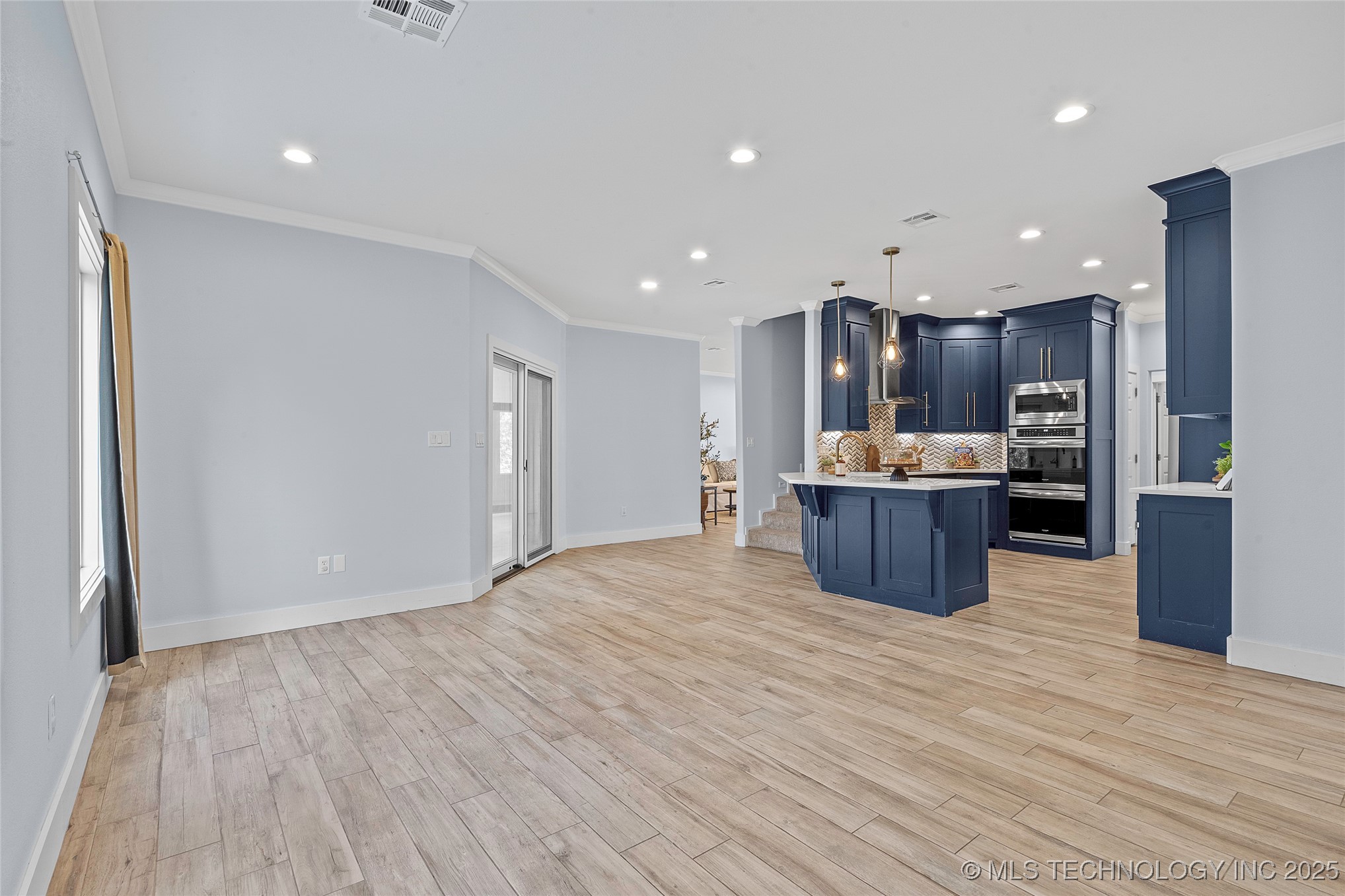 1223 Buckingham Property Photo 18