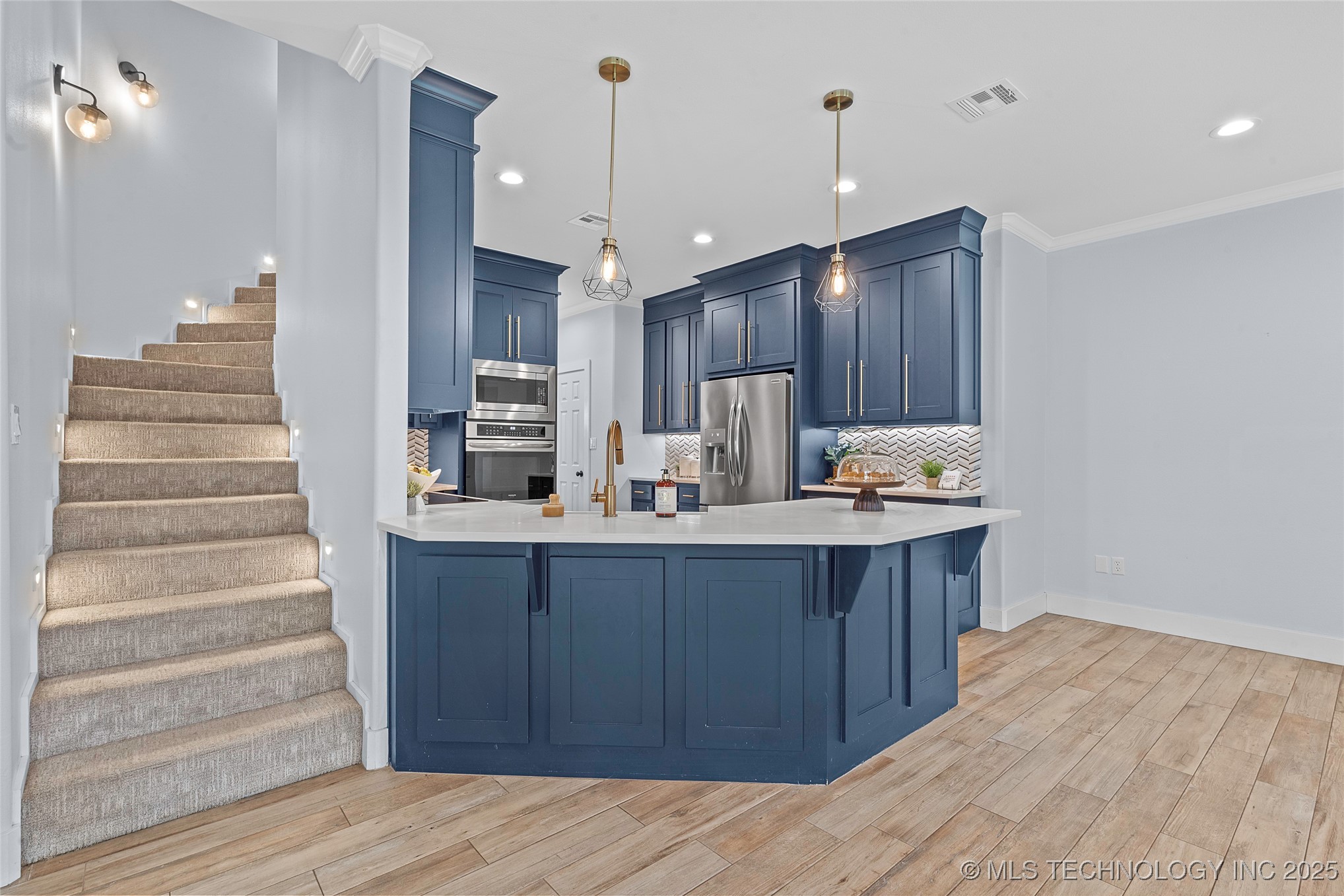 1223 Buckingham Property Photo 19