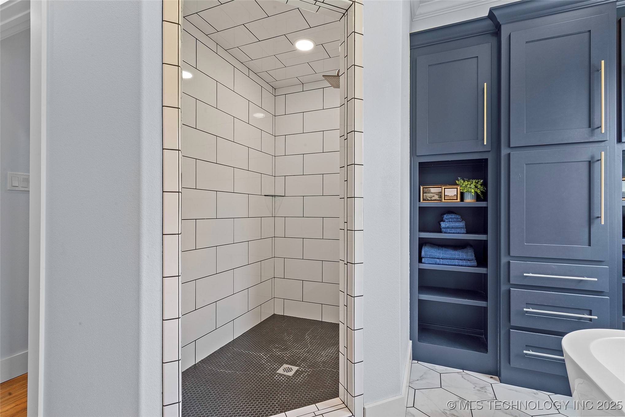 1223 Buckingham Property Photo 26