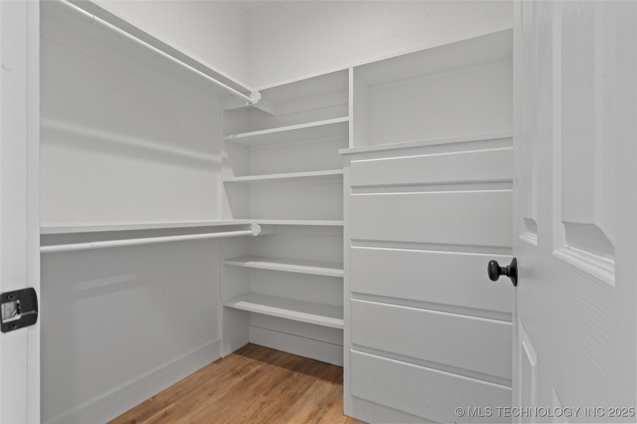 1223 Buckingham Property Photo 28